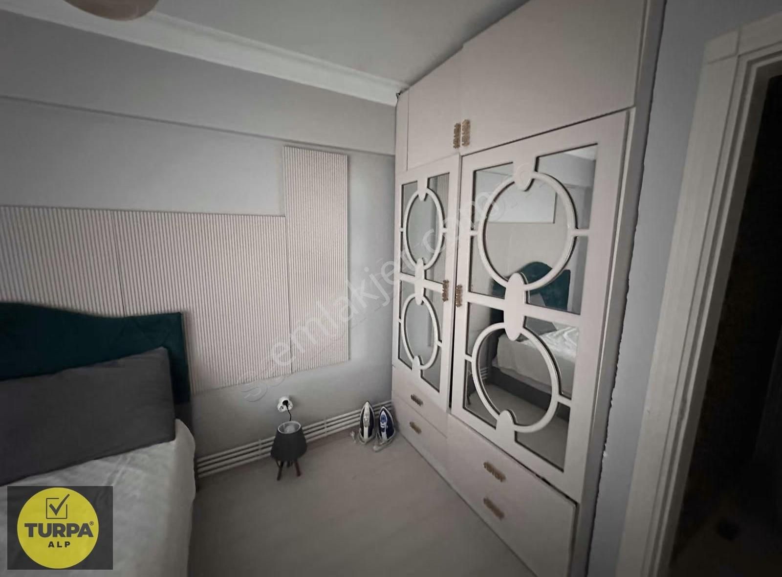 Alsancak 2. Kordonda Satılık Fırsat 1+1 - Görsel 10