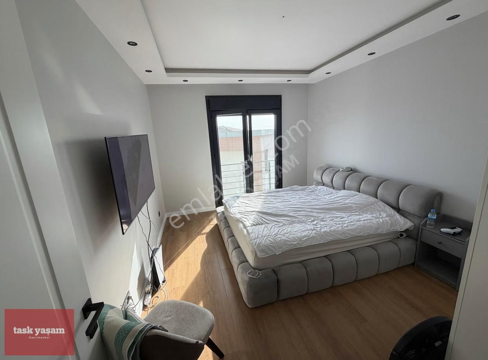 Tuzla Sahilde Denize Sıfır Deniz Manzaralı Kiralık 4+1 Dubleks - Görsel 12