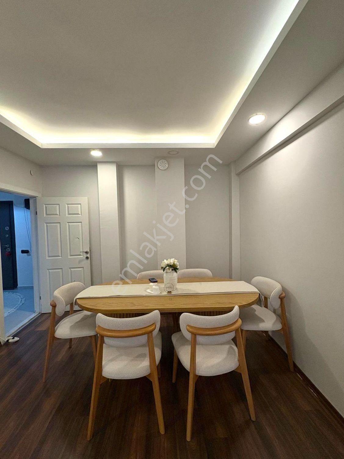 Şehrin Kalbinde 3+1 Genişliğinde İçi Full Yapılı Katta 2+1 Daire - Görsel 3