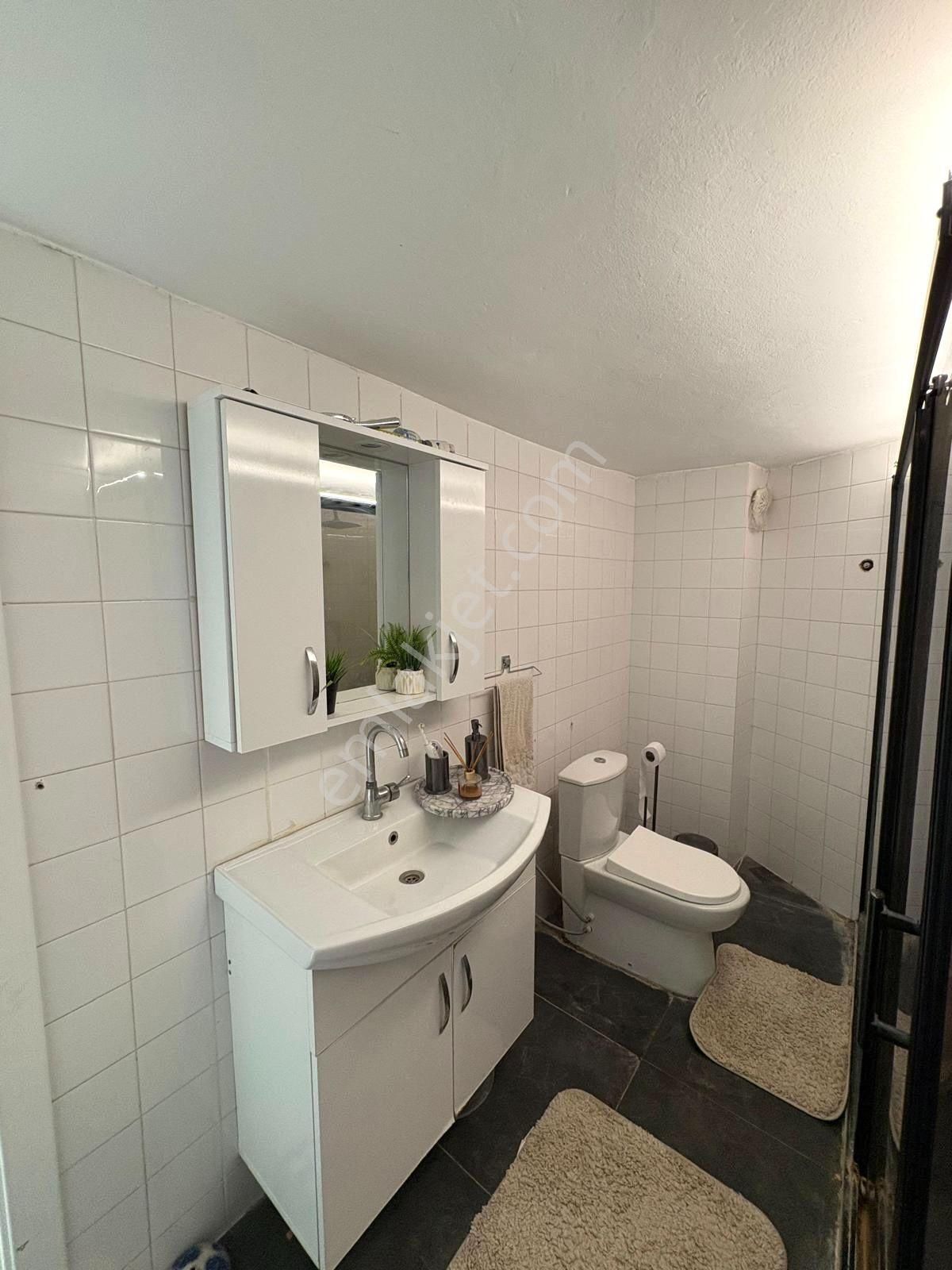 Şehrin Kalbinde 3+1 Genişliğinde İçi Full Yapılı Katta 2+1 Daire - Görsel 12