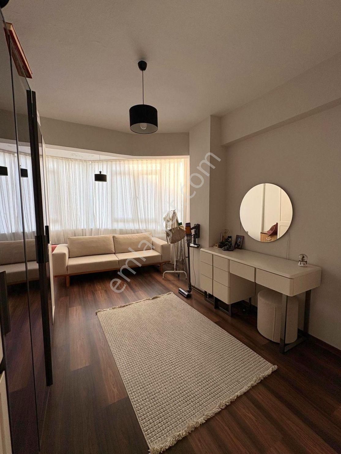 Şehrin Kalbinde 3+1 Genişliğinde İçi Full Yapılı Katta 2+1 Daire - Görsel 18