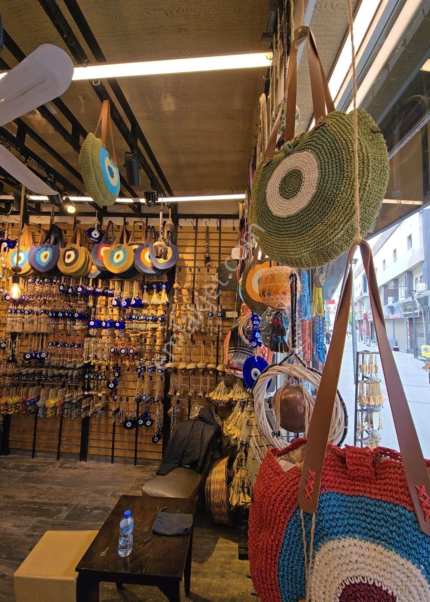 Arif Gürsular' Dan Kemeraltı' Nda Satılık Tarihi Dükkan - Görsel 6