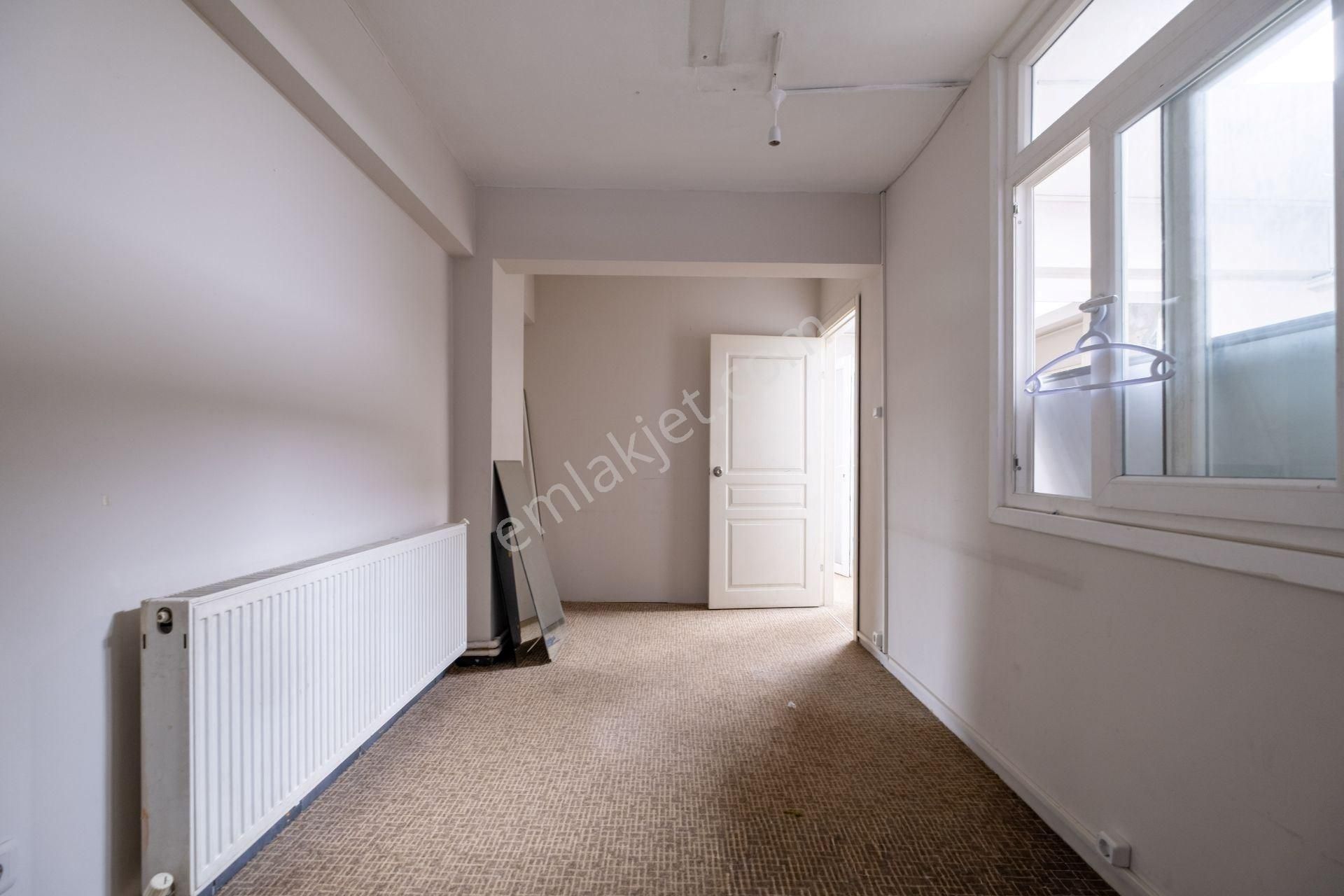 Kadıköy Kurbağalıdere Cad. Belediye Karşısı, 6 Odalı Ofis - Görsel 16