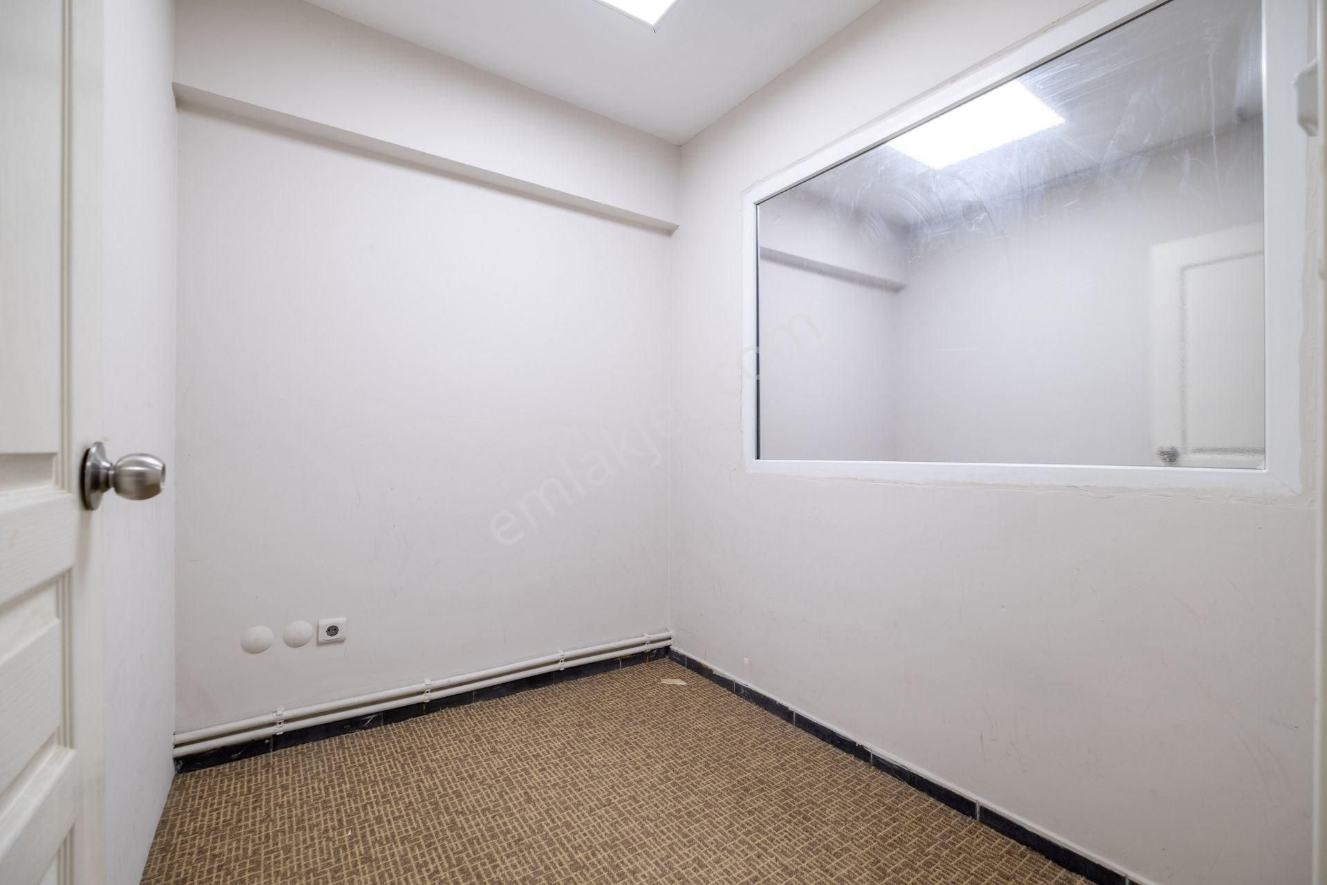 Kadıköy Kurbağalıdere Cad. Belediye Karşısı, 6 Odalı Ofis - Görsel 28