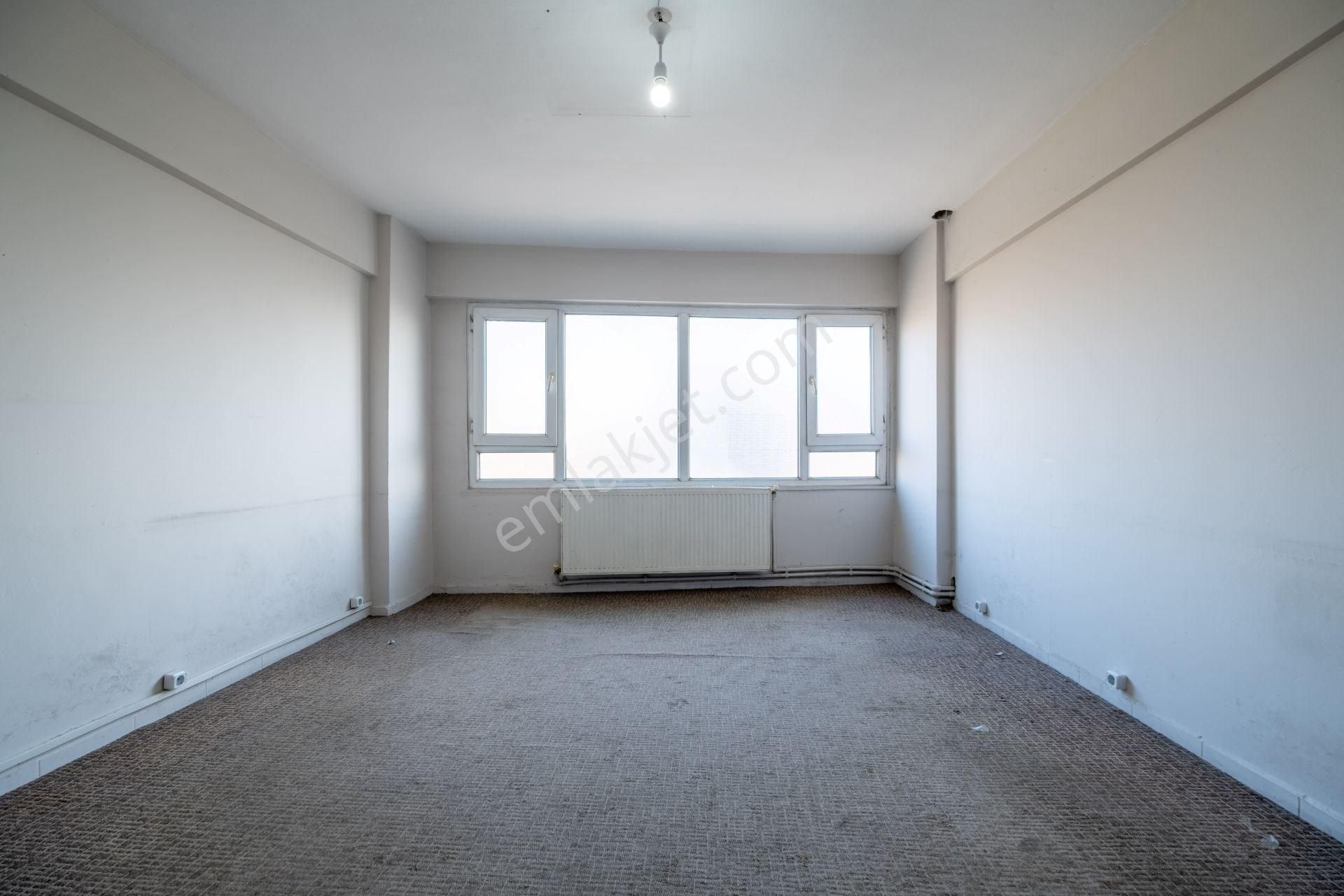 Kadıköy Kurbağalıdere Cad. Belediye Karşısı, 6 Odalı Ofis - Görsel 4