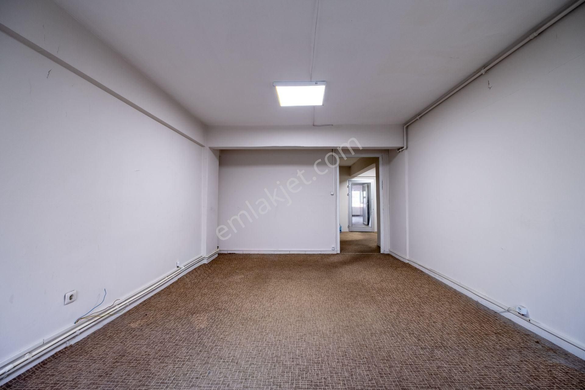 Kadıköy Kurbağalıdere Cad. Belediye Karşısı, 6 Odalı Ofis - Görsel 22