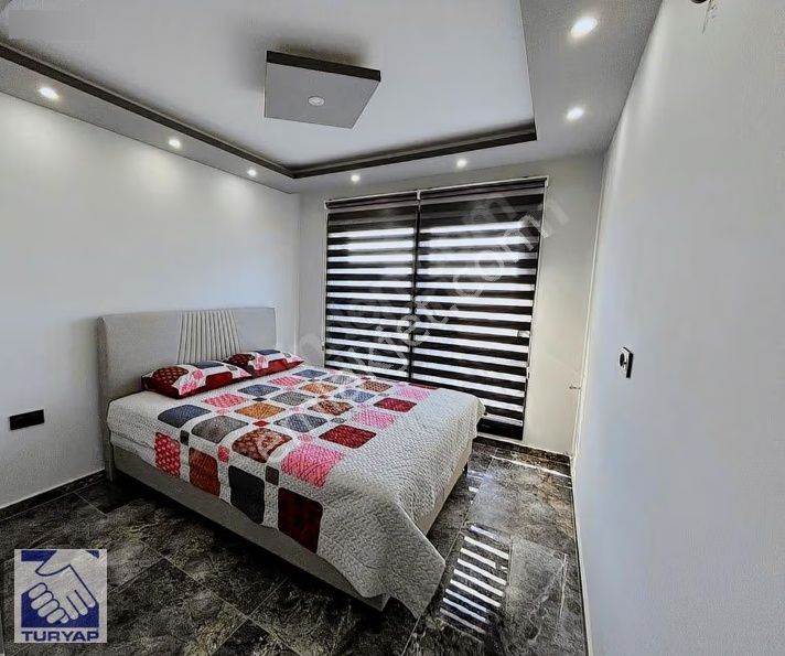 Kuşadası'nda Çift Havuzlu Tam Müstakil Satılık Villa - Görsel 13