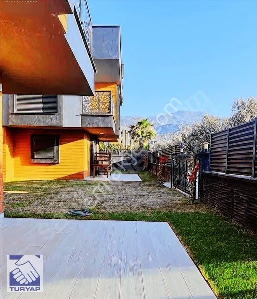 Kuşadası'nda Çift Havuzlu Tam Müstakil Satılık Villa - Görsel 6