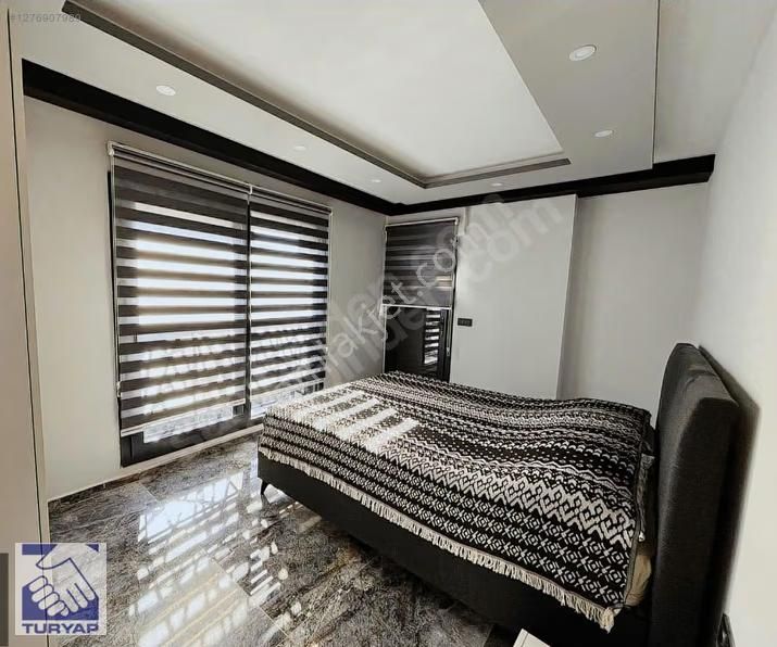 Kuşadası'nda Çift Havuzlu Tam Müstakil Satılık Villa - Görsel 26