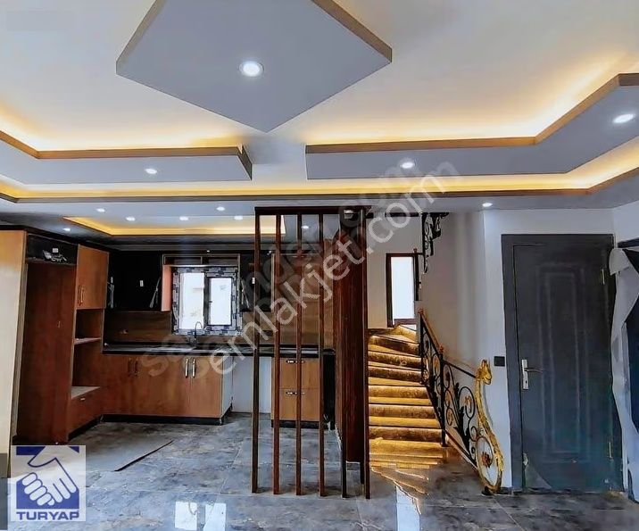 Kuşadası'nda Çift Havuzlu Tam Müstakil Satılık Villa - Görsel 4