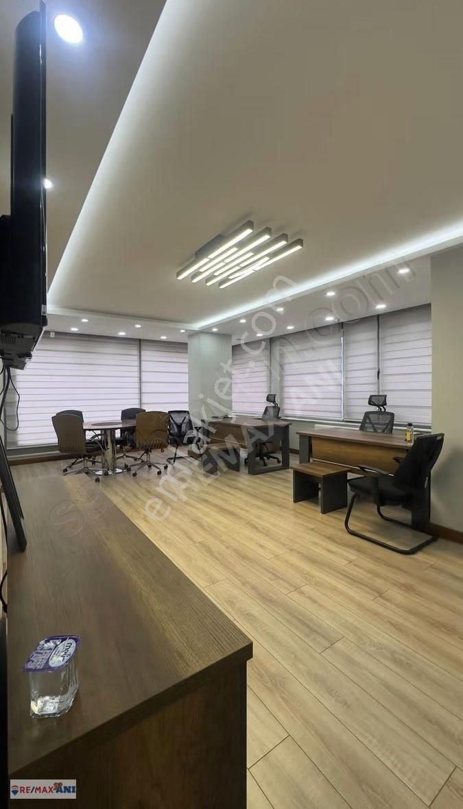 Ümraniye Küçüksu Cad.si 'nde Tabela Değeri Yüksek Kiralık Dükkan - Görsel 8