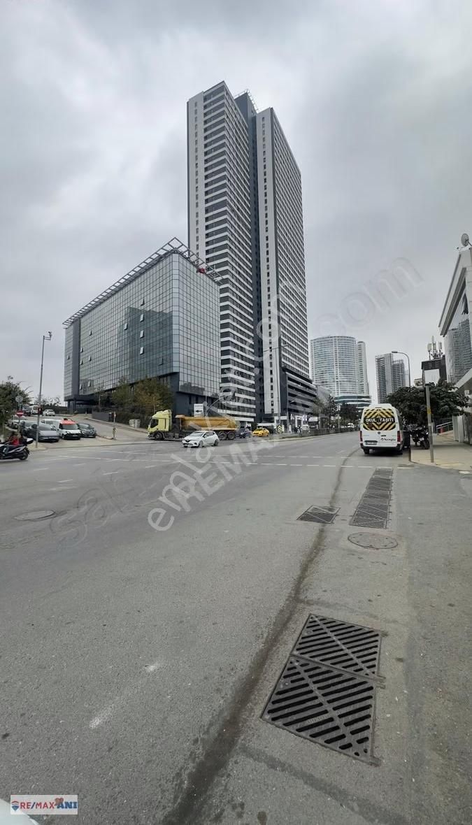 Ümraniye Küçüksu Cad.si 'nde Tabela Değeri Yüksek Kiralık Dükkan - Görsel 23