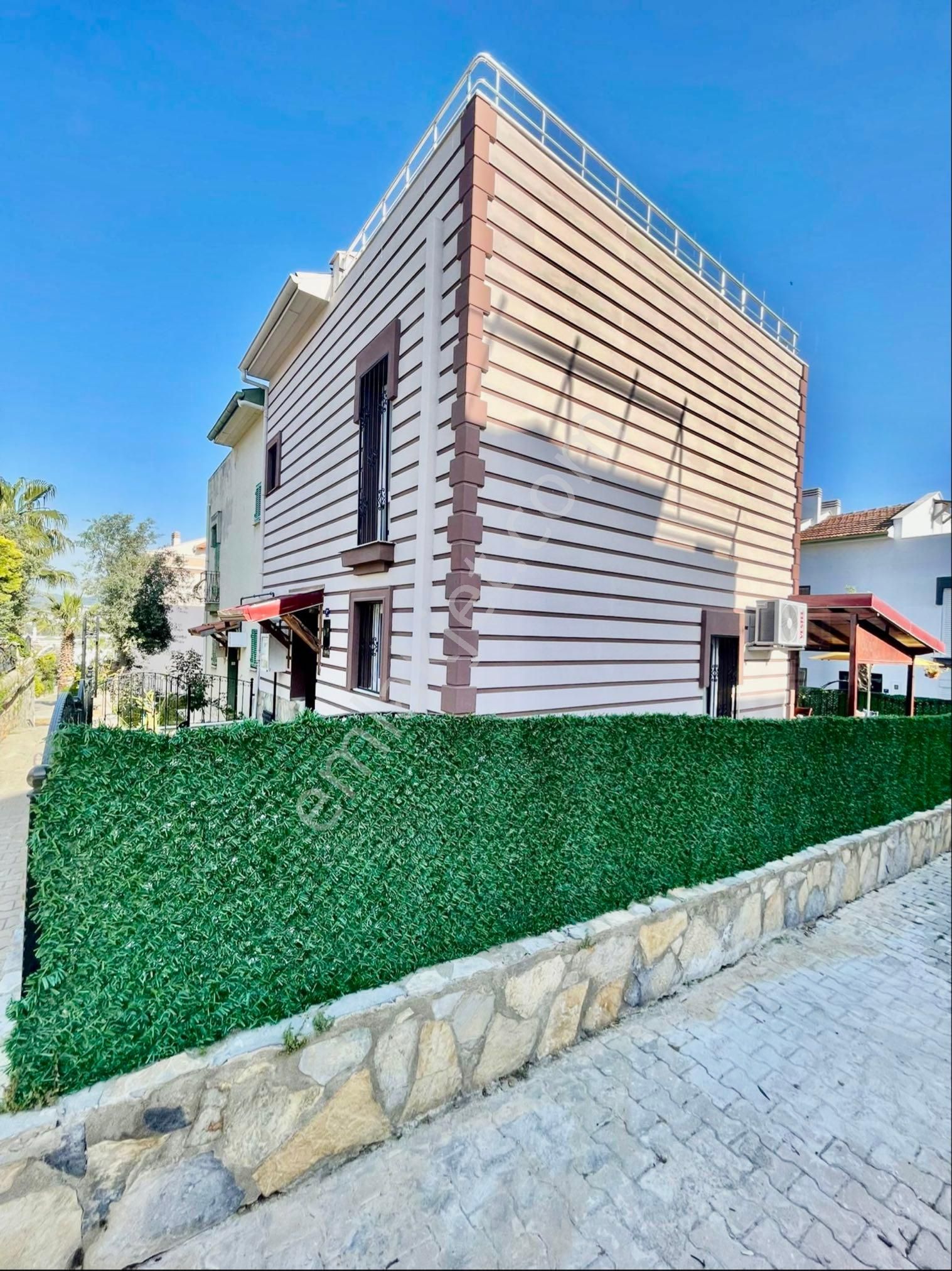 Havuzlu Sitede 4+1 Müstakil Bahçeli Yazlık - Görsel 3