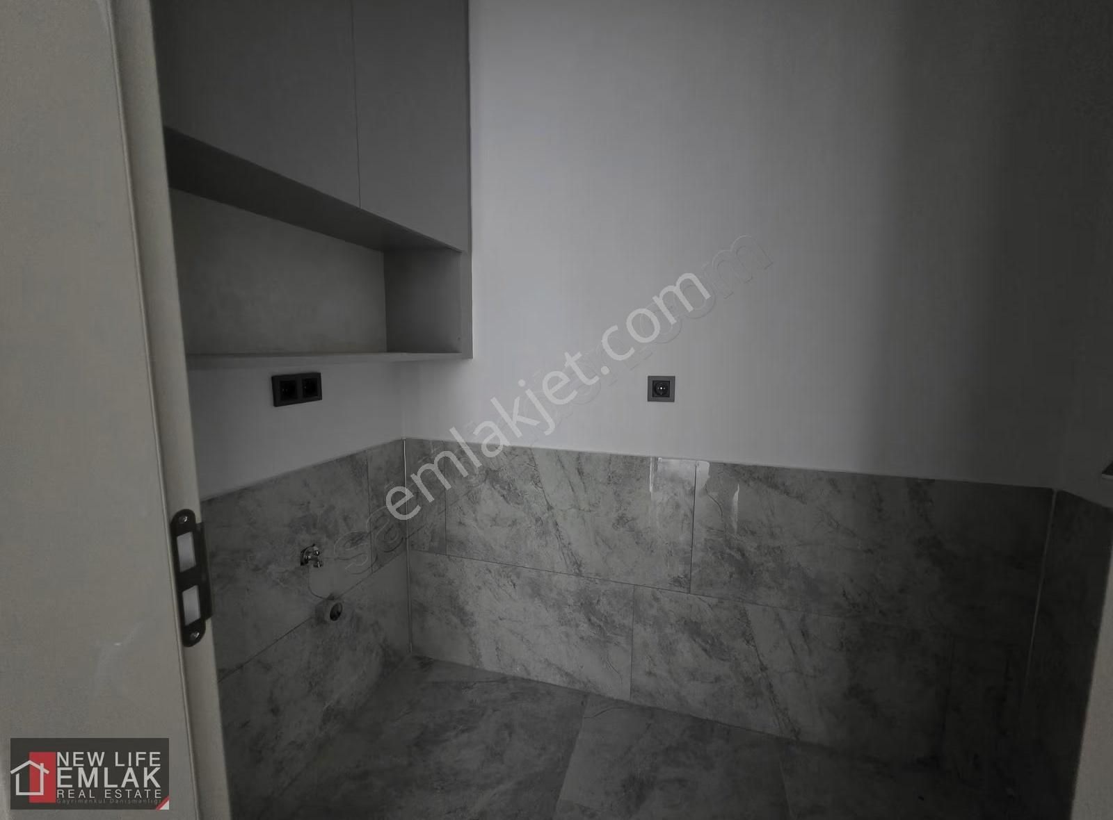 Kuşadası Soğucak'ta Yolun Deniz Tarafında Havuzlu Sitede Villa - Görsel 15