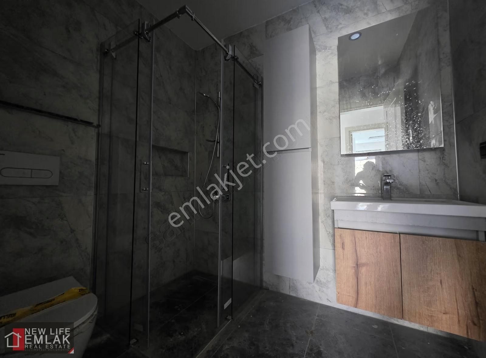 Kuşadası Soğucak'ta Yolun Deniz Tarafında Havuzlu Sitede Villa - Görsel 5