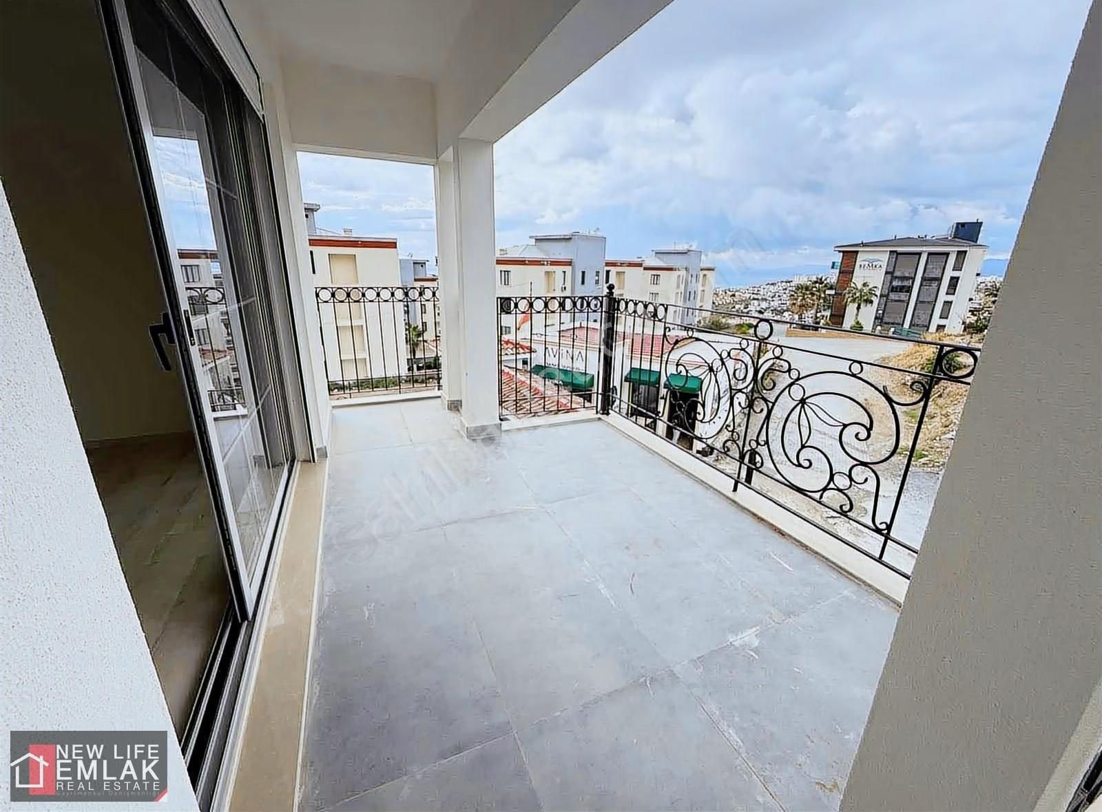 Kuşadası Merkezde Havuzlu Sitede Deniz Manzaralı Satılık Daire - Görsel 26