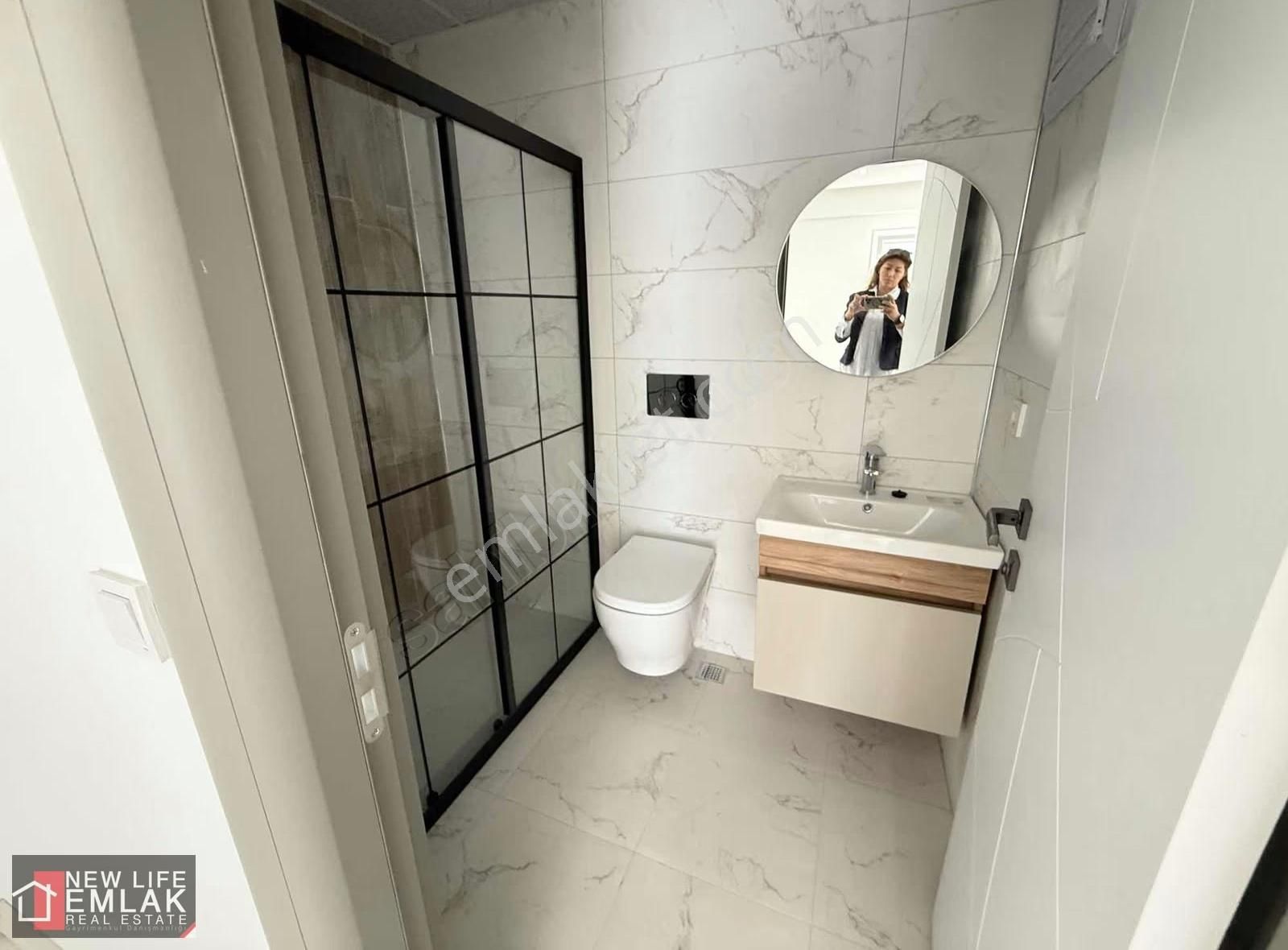 Kuşadasında Kapalı Garaj Havuzlu Sitede Satılık Bahçe Katı - Görsel 22