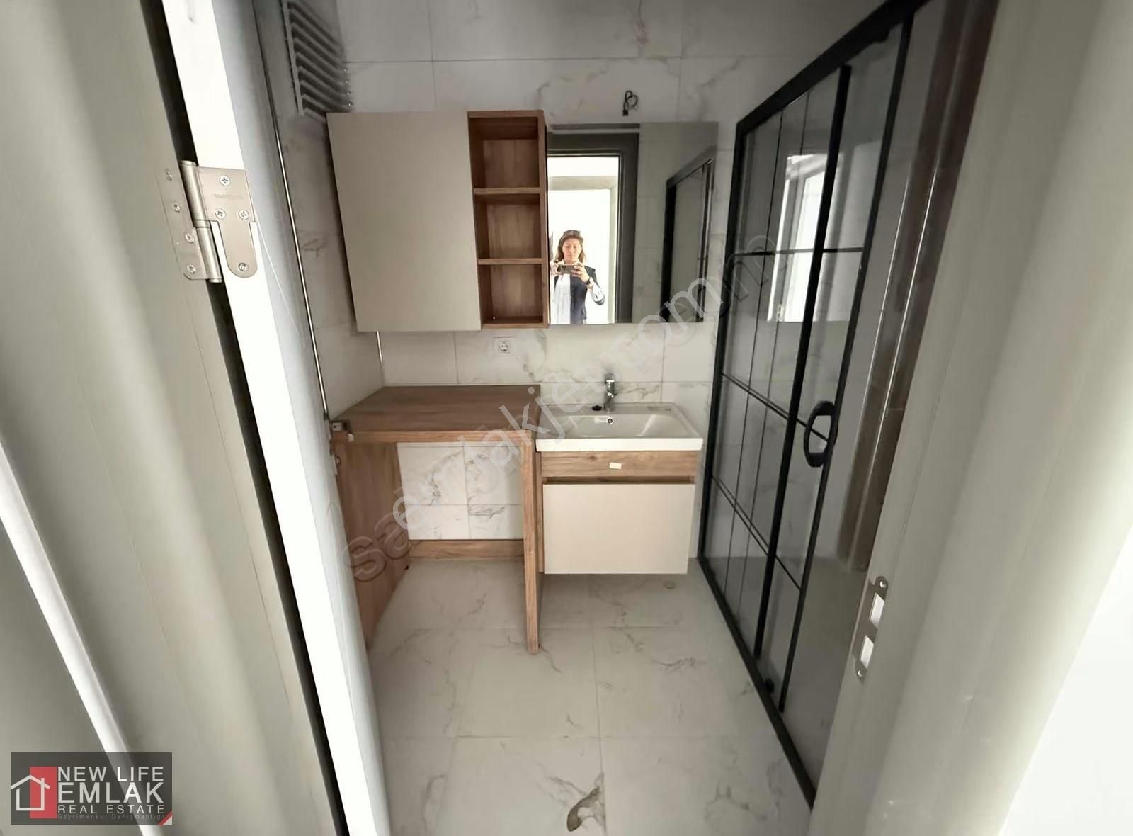 Kuşadasında Kapalı Garaj Havuzlu Sitede Satılık Bahçe Katı - Görsel 15