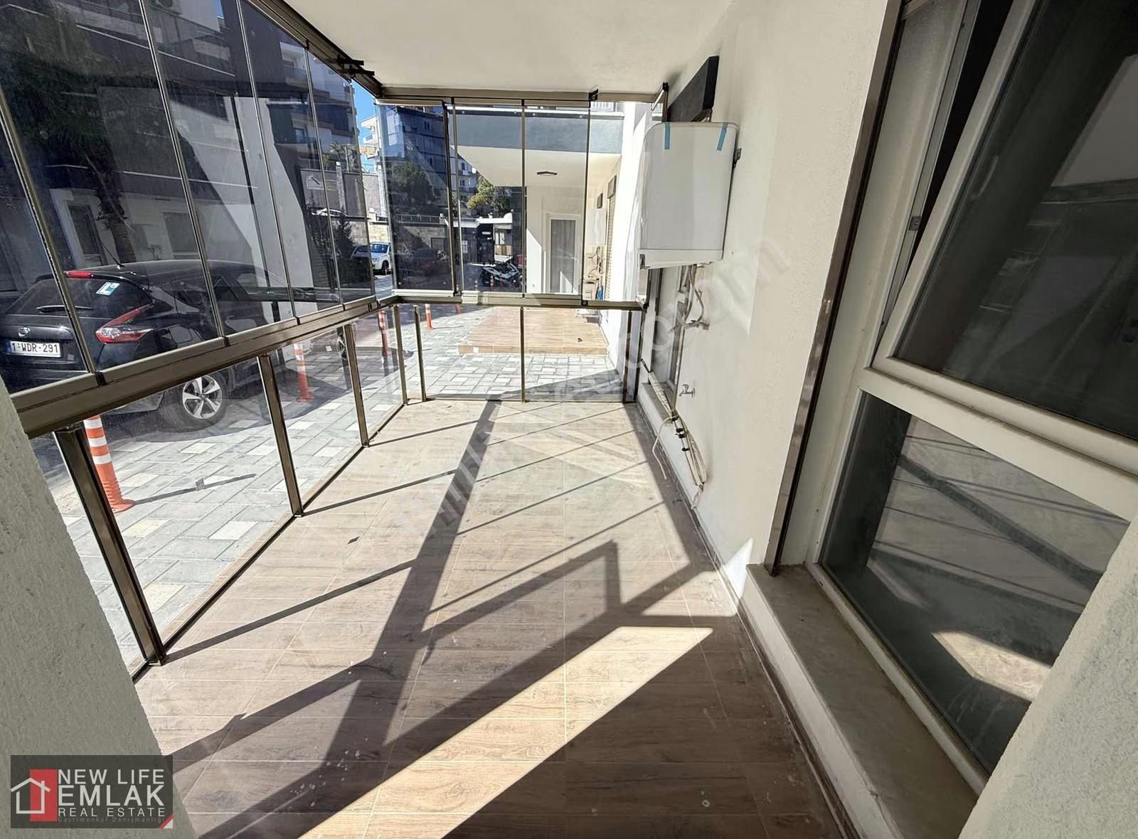 Kuşadasında Kapalı Garaj Havuzlu Sitede Satılık Bahçe Katı - Görsel 13