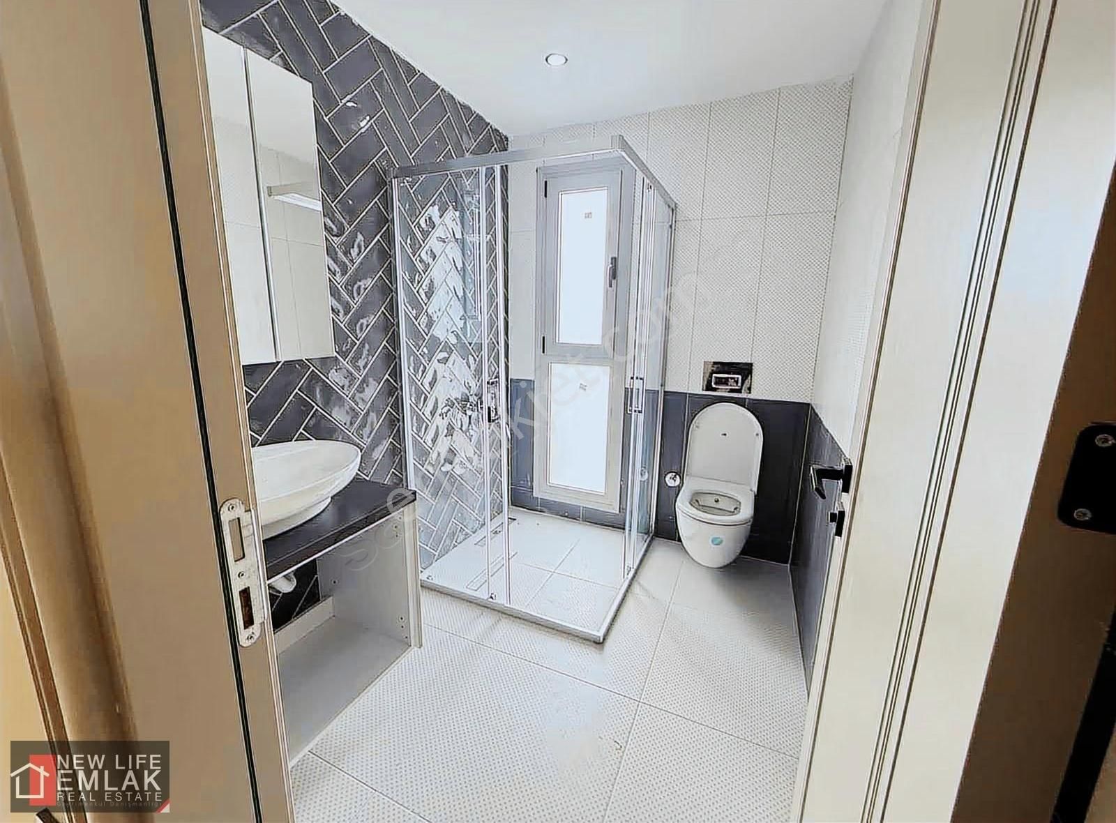 Kuşadası Merkezde Havuzlu Sitede Satılık Daire - Görsel 4