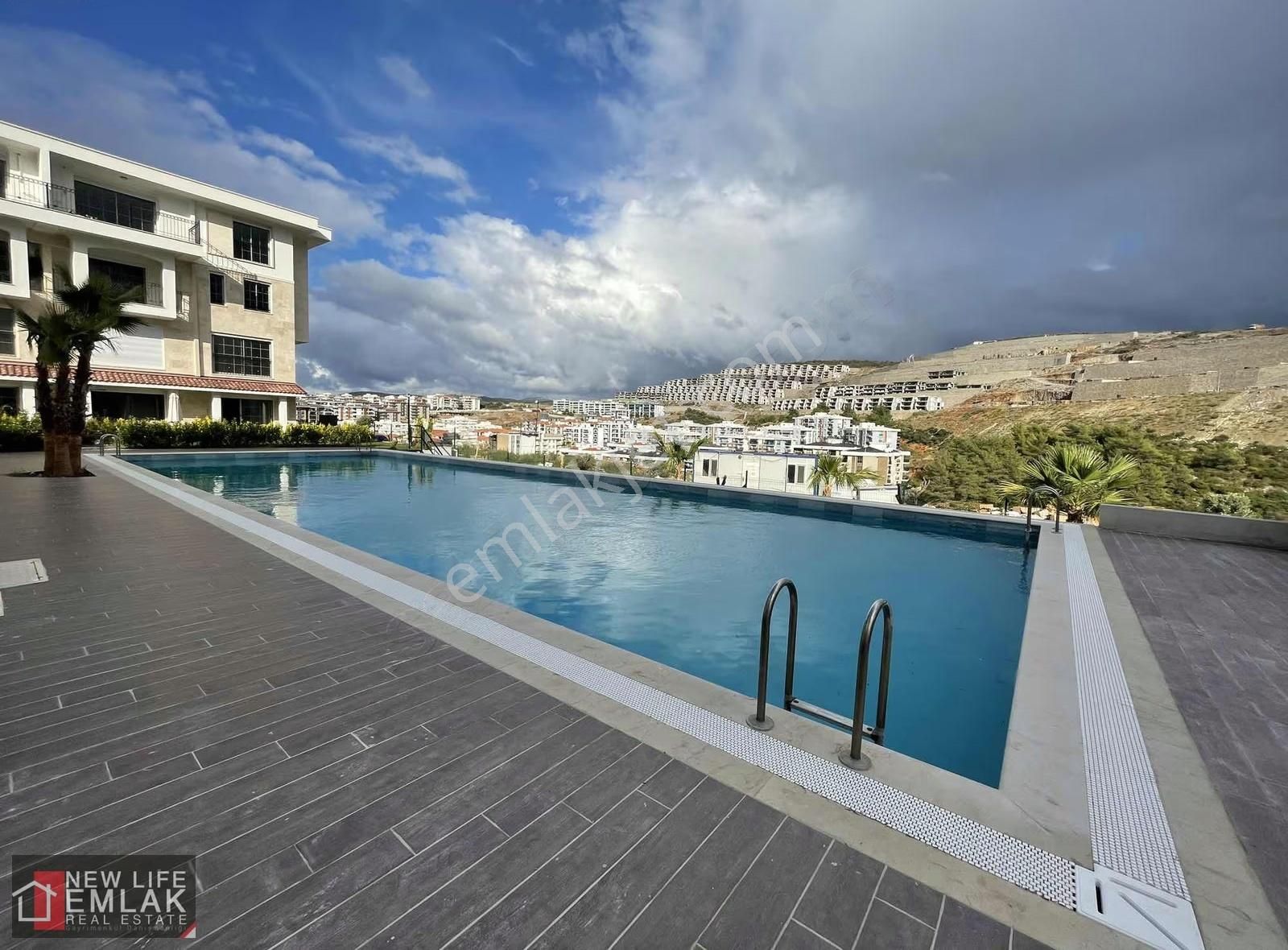 Kuşadası Merkezde Havuzlu Sitede Satılık Daire - Görsel 7