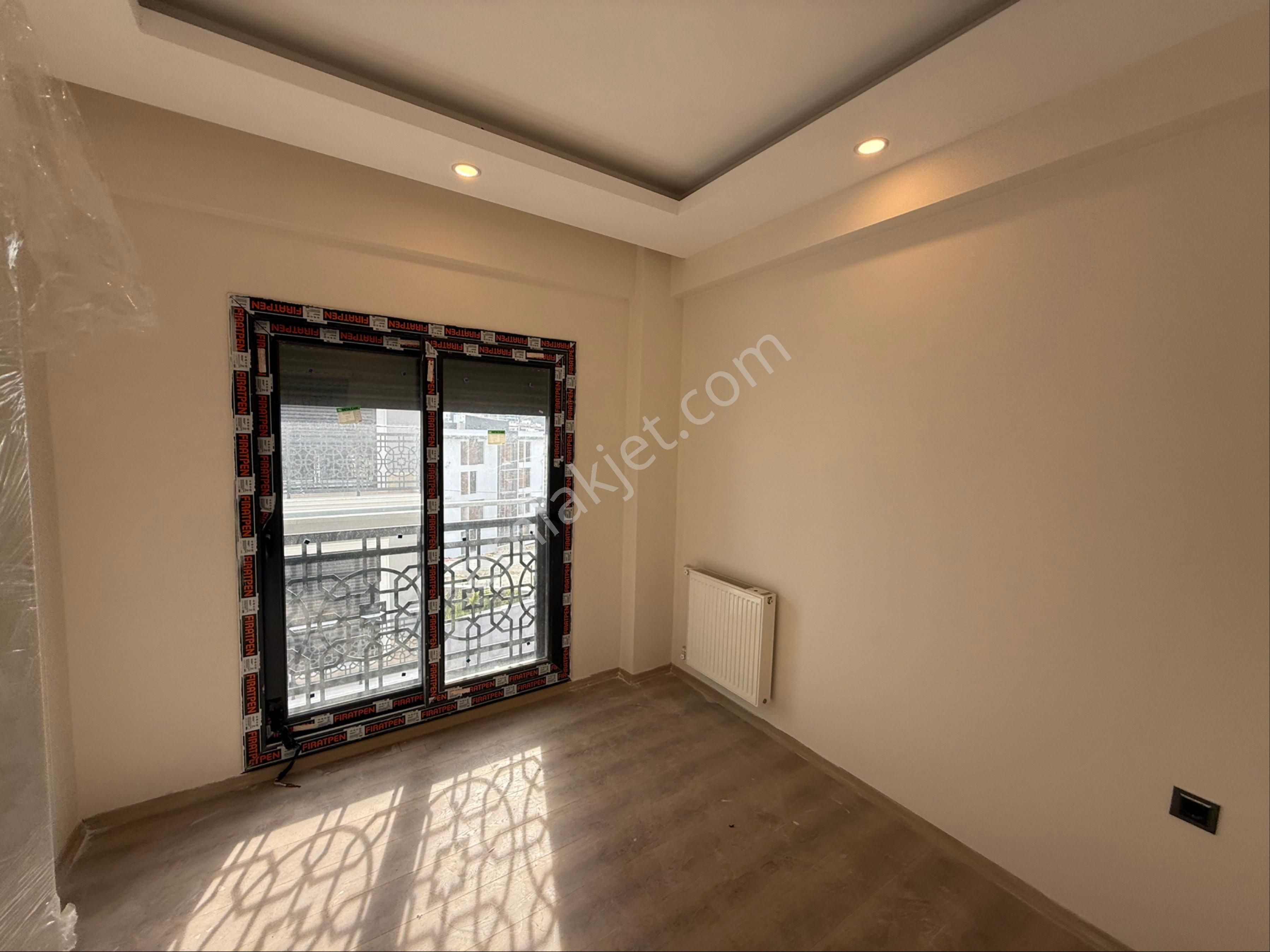 İki Bloklu Sitede 2+1 Sıfır Daire - Görsel 17