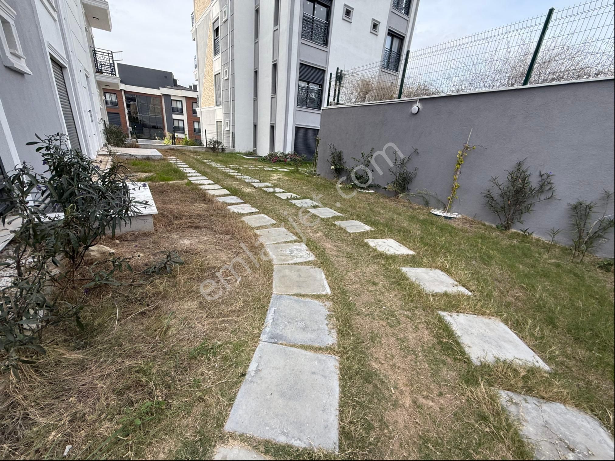 İki Bloklu Sitede 2+1 Sıfır Daire - Görsel 6