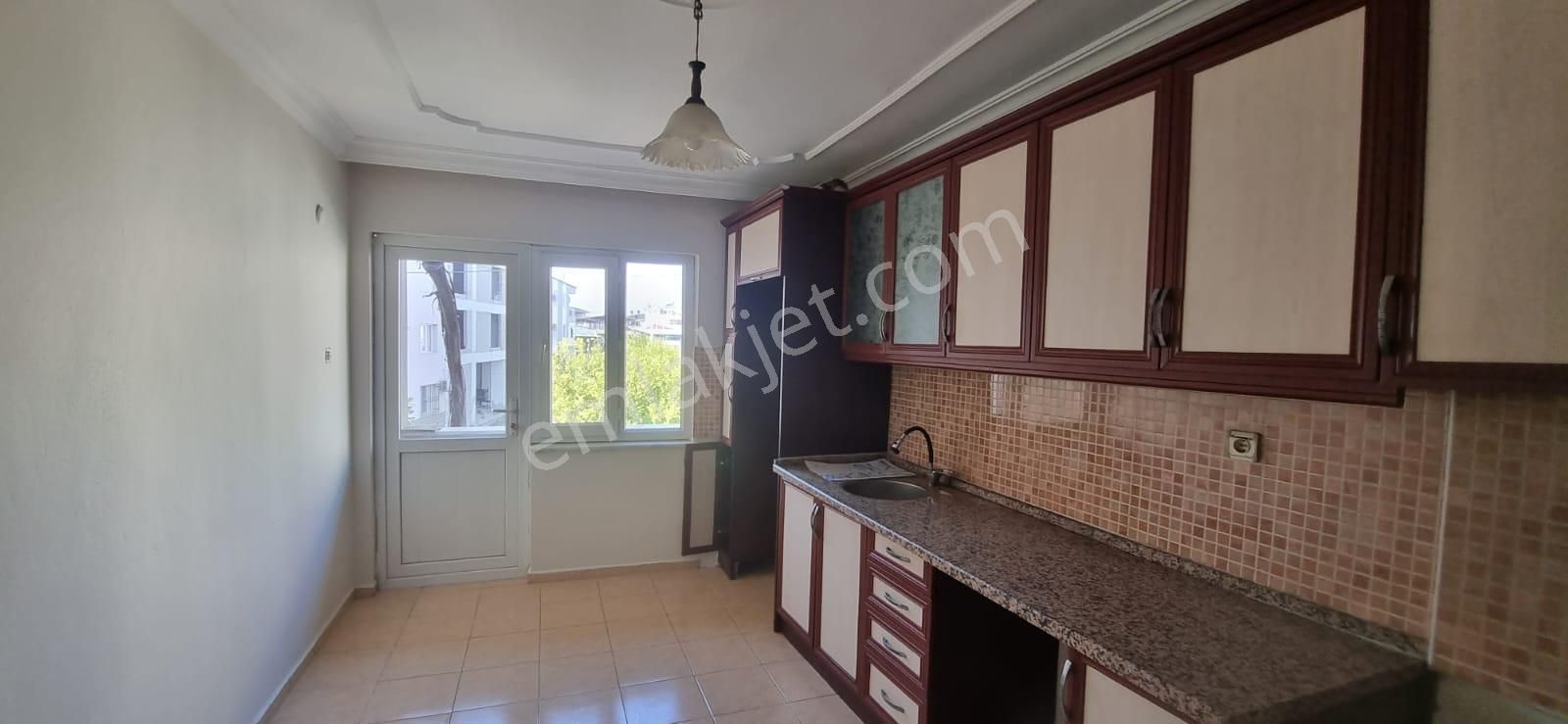 Tombul Emlaktan Karaçay Mahallesinde 3+1 Kiralık Daire - Görsel 9