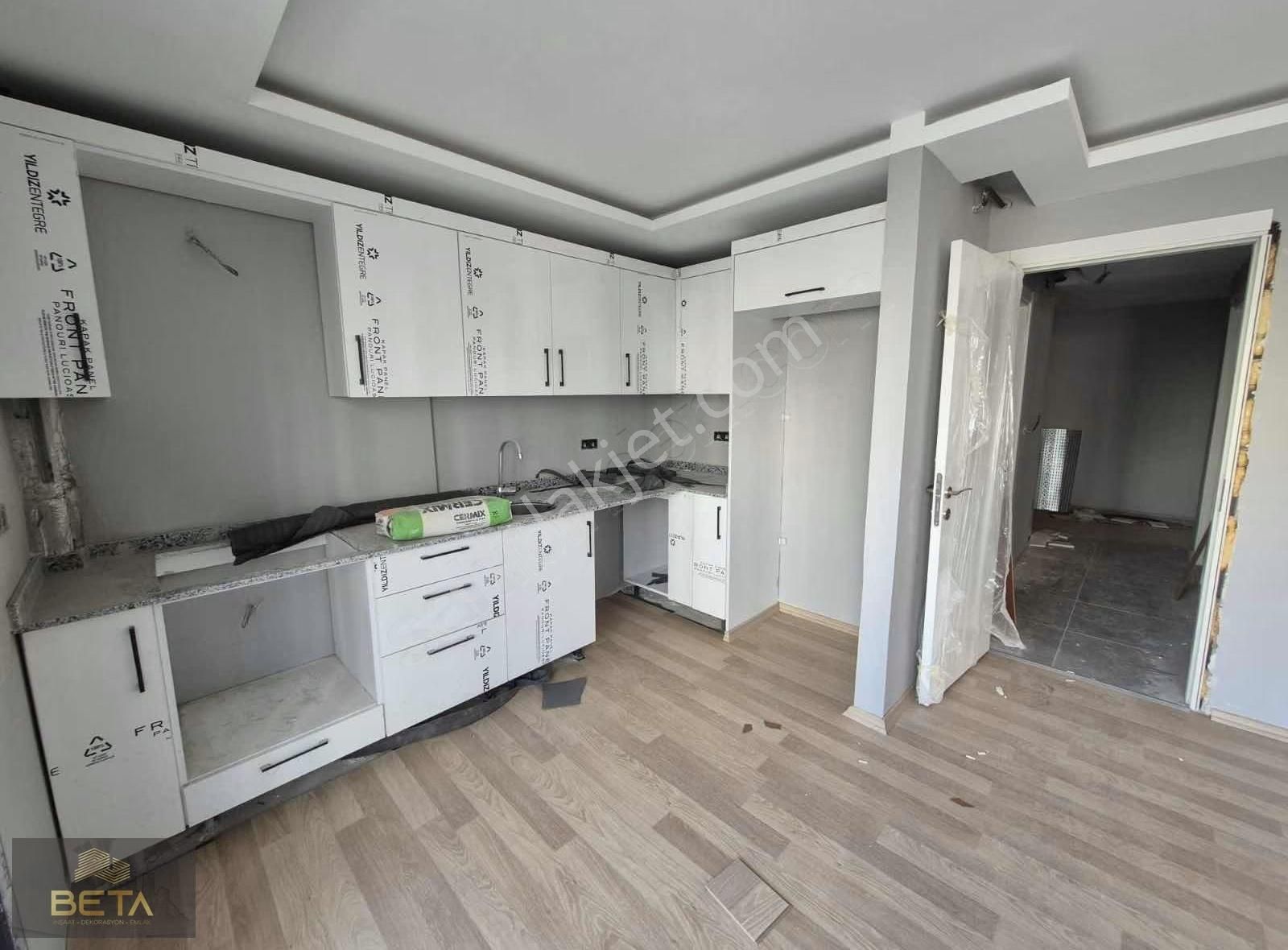 80.yıl Bulvar Üzerinde 2+1 Açık Mutfak Sıfır Kombili Kiralık !!