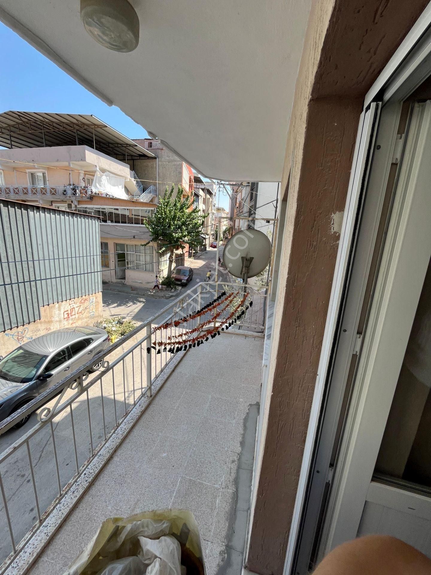 Bornova Mevlâna Mahallesinde Satılık 3+1 Arakat Ferah Daire - Görsel 7