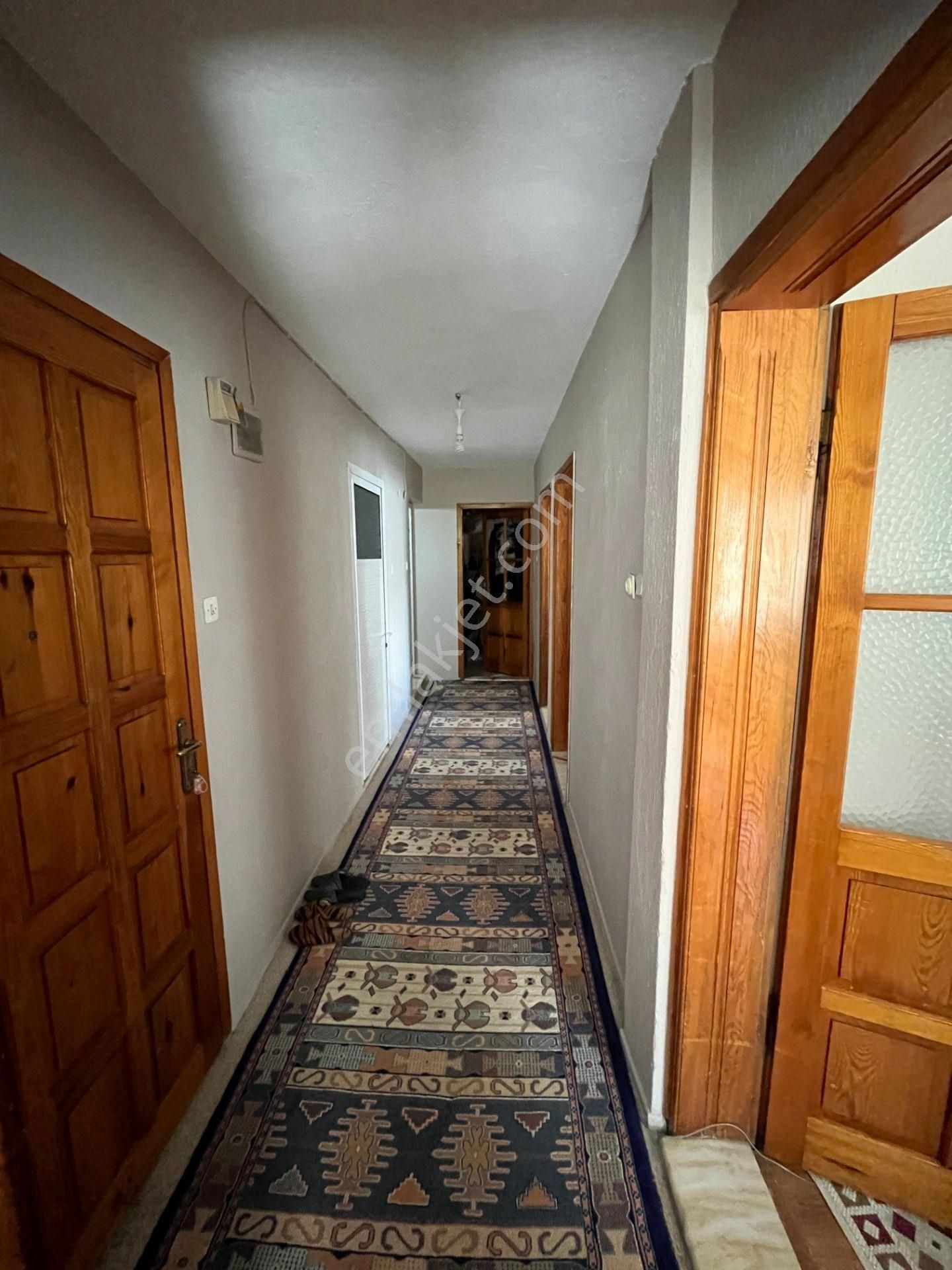 Bornova Mevlâna Mahallesinde Satılık 3+1 Arakat Ferah Daire - Görsel 26