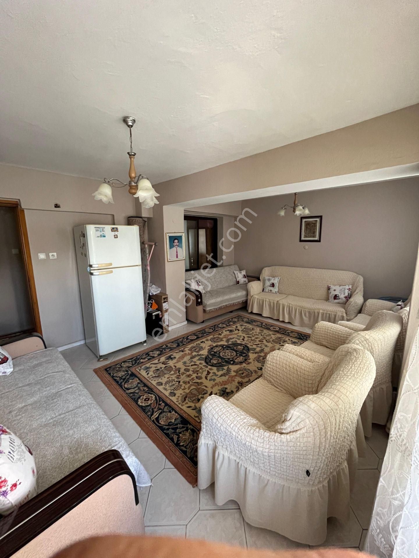 Bornova Mevlâna Mahallesinde Satılık 3+1 Arakat Ferah Daire - Görsel 9