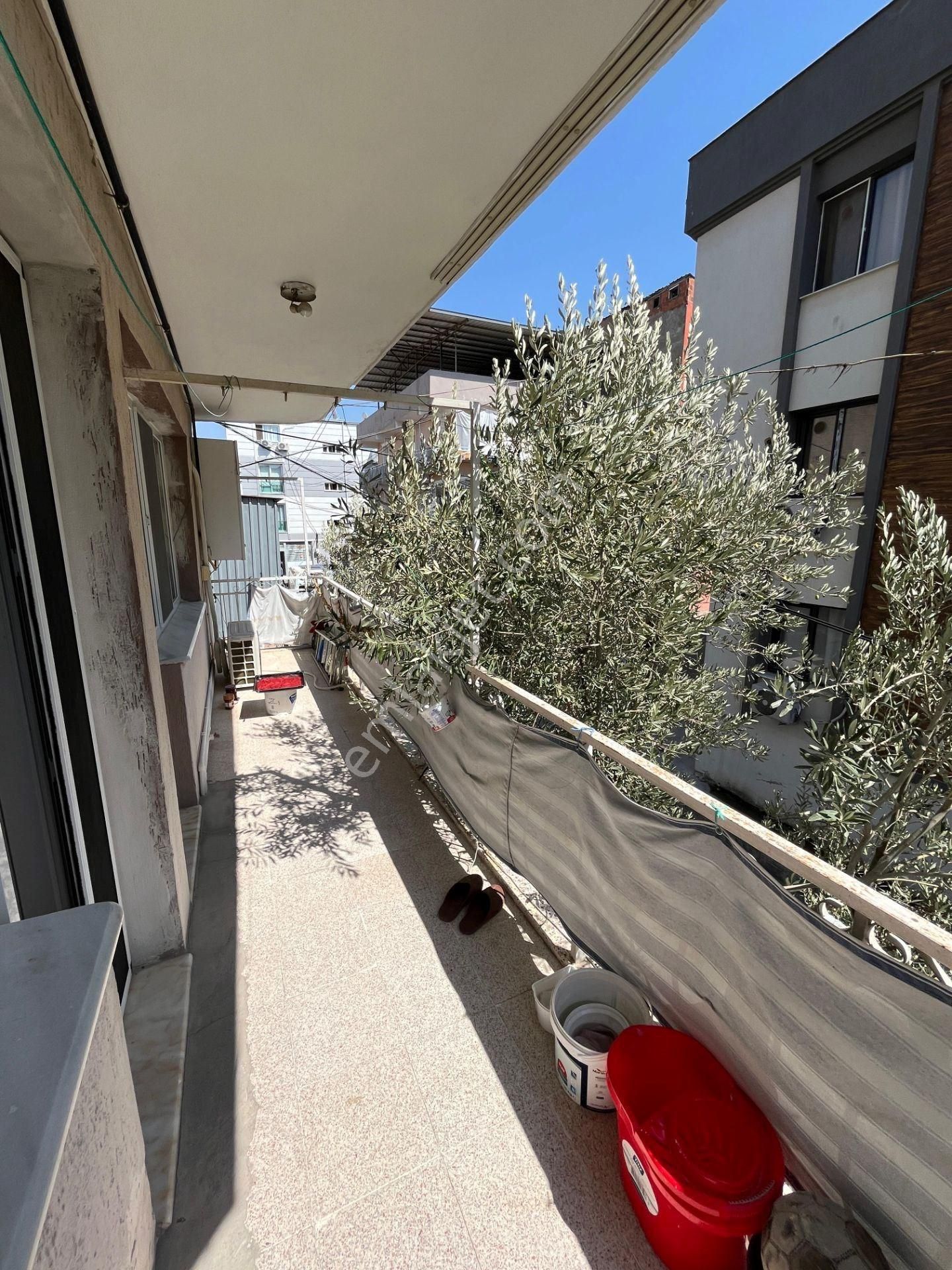 Bornova Mevlâna Mahallesinde Satılık 3+1 Arakat Ferah Daire - Görsel 18