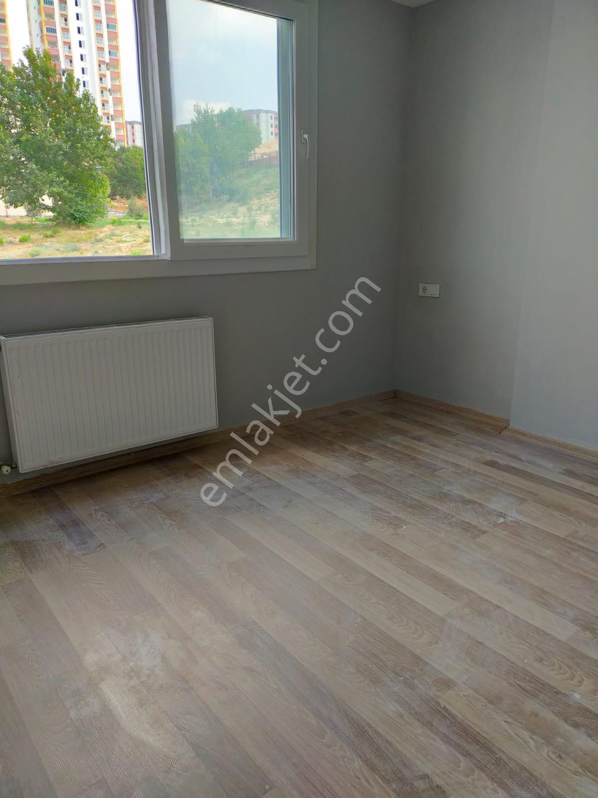 Birlik Gayrimenkul Den Osmangazi De 3+1 Doğalgazı Aktif İskanlı Site İçerisinde Kaçmaz Daire!!! - Görsel 4