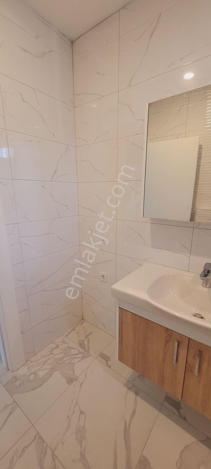 Boş .... Feneryolu Mah.de Sıfır Balkonlu E.banyolu 2+1 Daire - Görsel 14