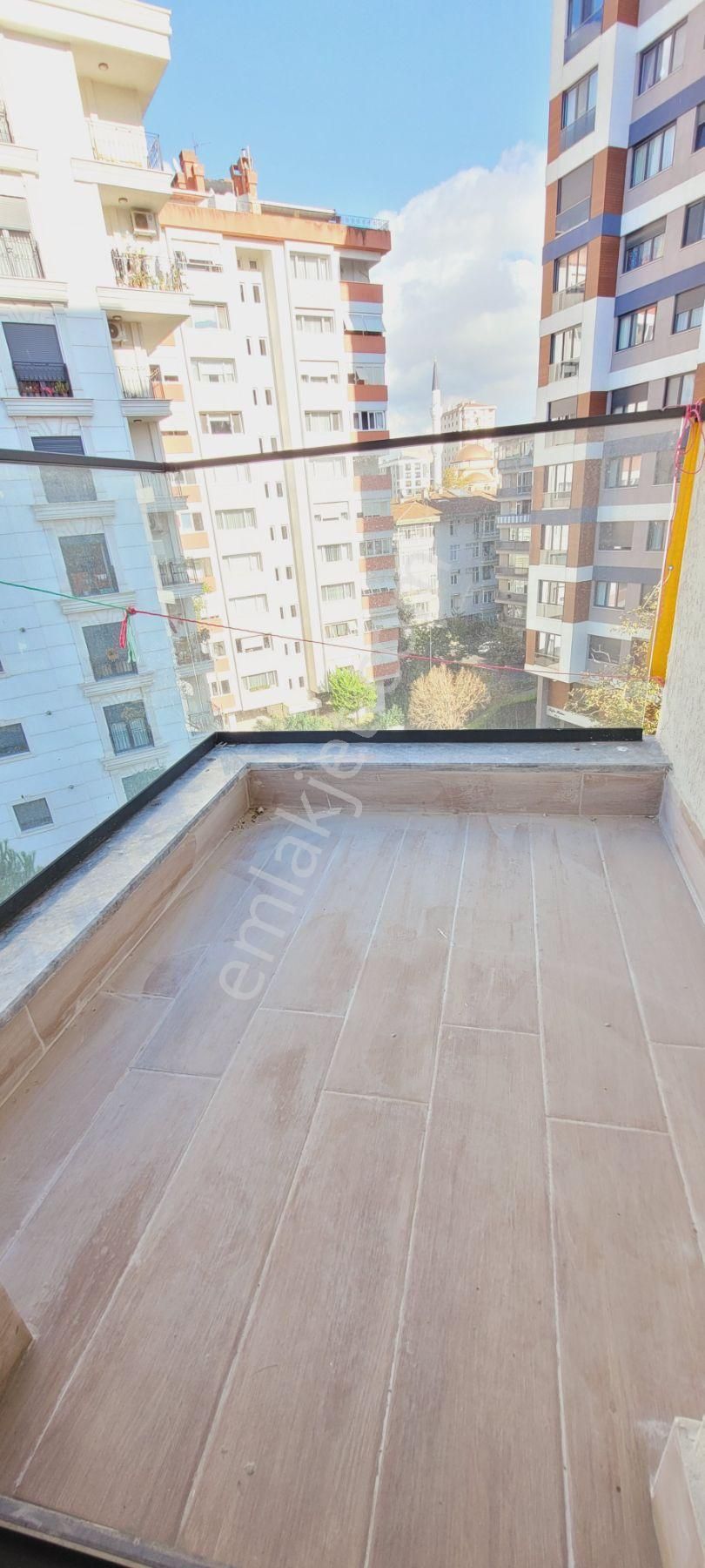 Boş .... Feneryolu Mah.de Sıfır Balkonlu E.banyolu 2+1 Daire - Görsel 4