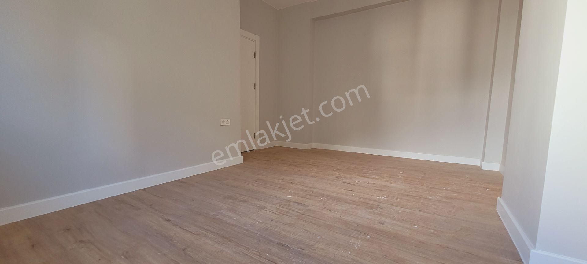 Boş .... Feneryolu Mah.de Sıfır Balkonlu E.banyolu 2+1 Daire - Görsel 9