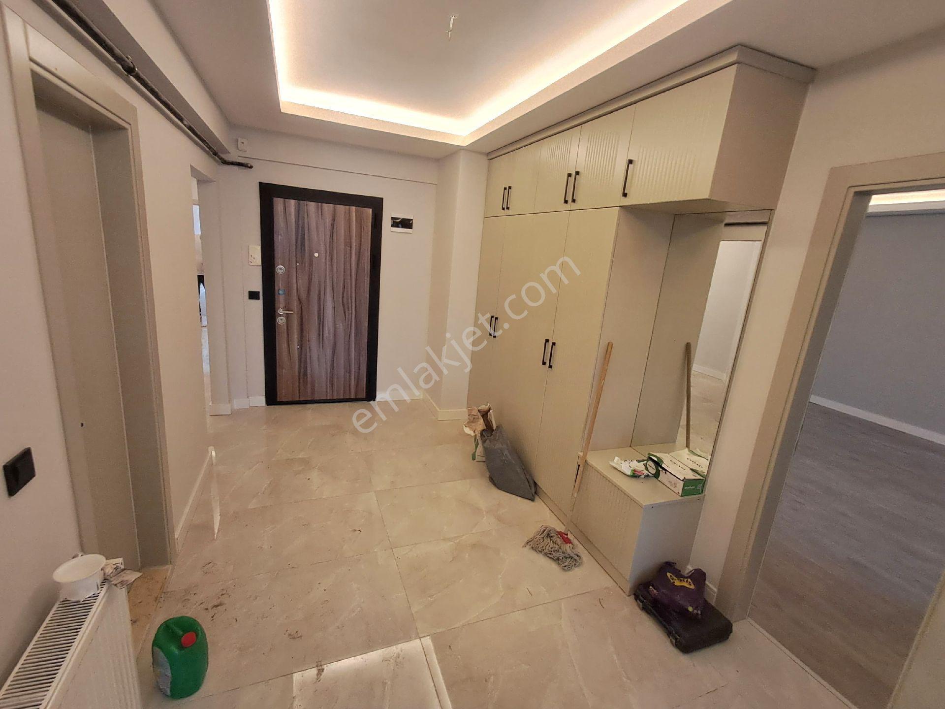 Lider Gayrimenkul'den Atakum Ömürevleri Mevkiinde3+1 150m2 Özel Yapım Daire - Görsel 8