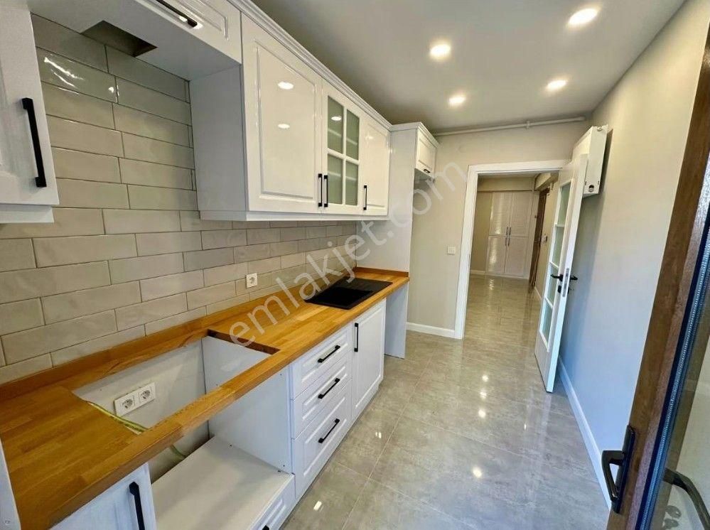 Boş... Genç Bina İskanlı Balkonlı 3+1 7/24güvenlikli Havuzlu Sitede