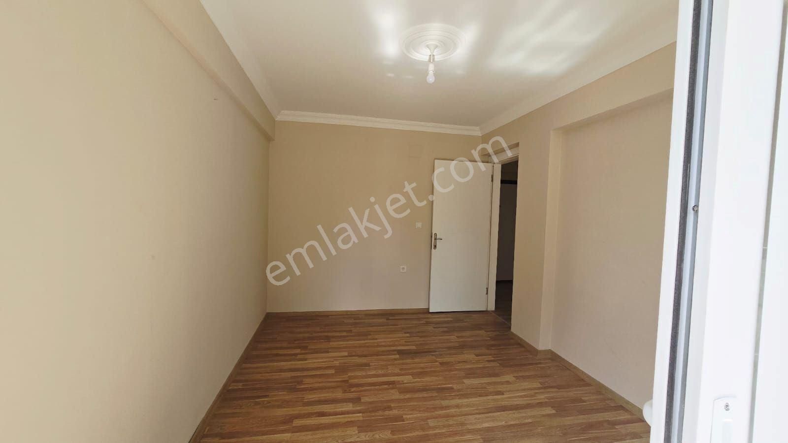 Altıntaşta Yatırımlık 2+1 Havuzlu Sitede Ferah Ara Kat - Görsel 5