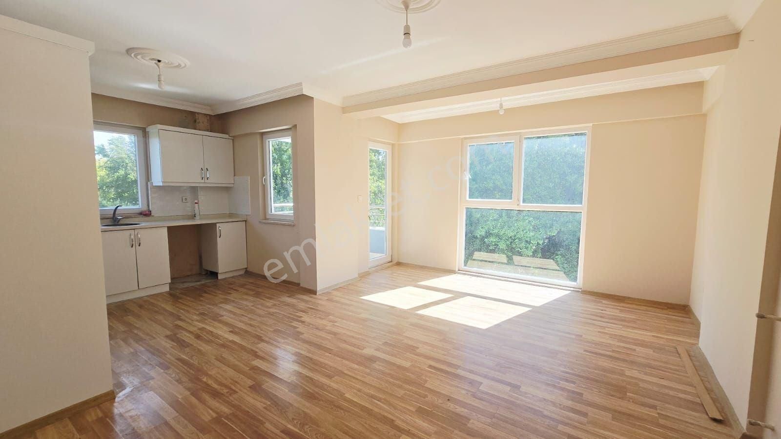 Altıntaşta Yatırımlık 2+1 Havuzlu Sitede Ferah Ara Kat - Görsel 26