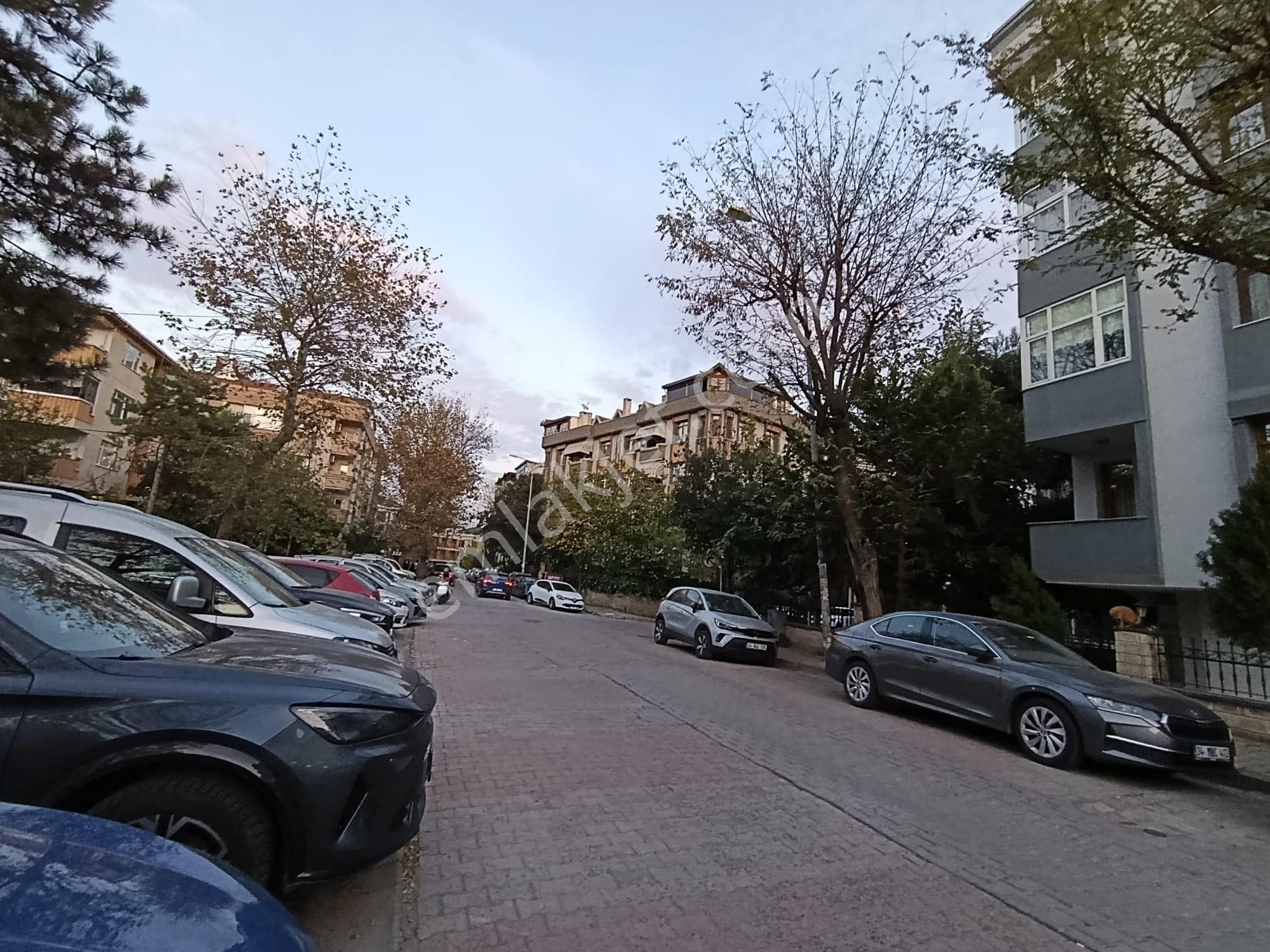 Bahçelievler Kıbrıs Parkı Yakınında Satılık 130 M² Ferah Daire - Görsel 32