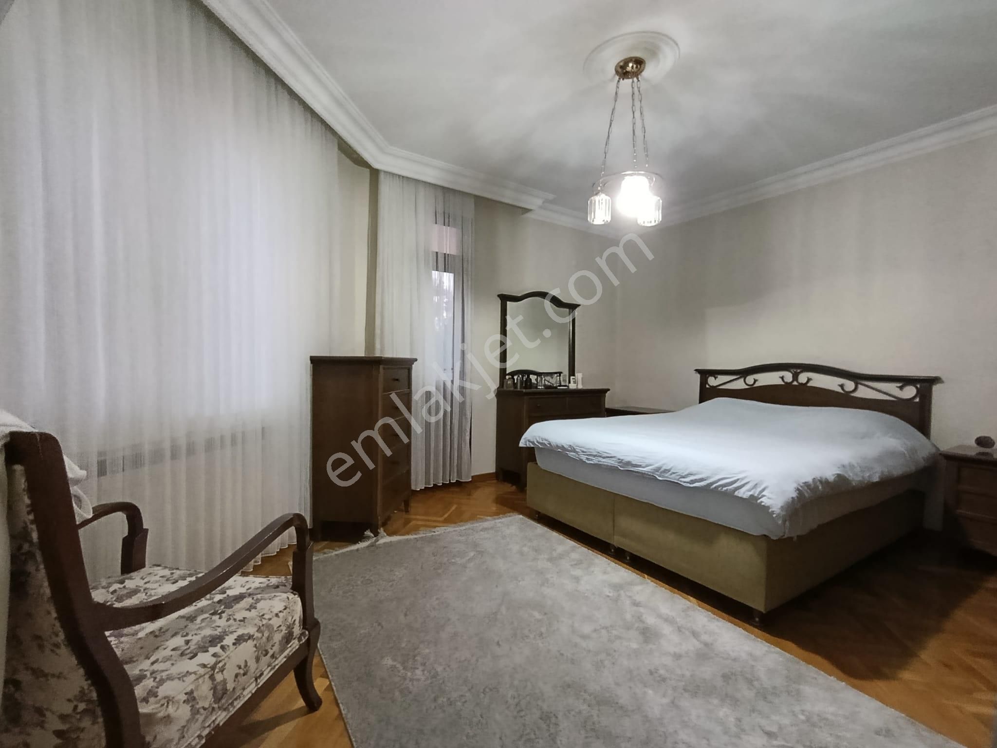 Bahçelievler Kıbrıs Parkı Yakınında Satılık 130 M² Ferah Daire - Görsel 13