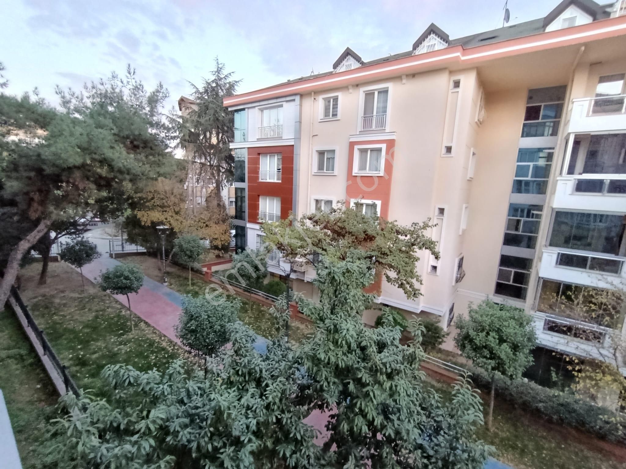 Bahçelievler Kıbrıs Parkı Yakınında Satılık 130 M² Ferah Daire - Görsel 27