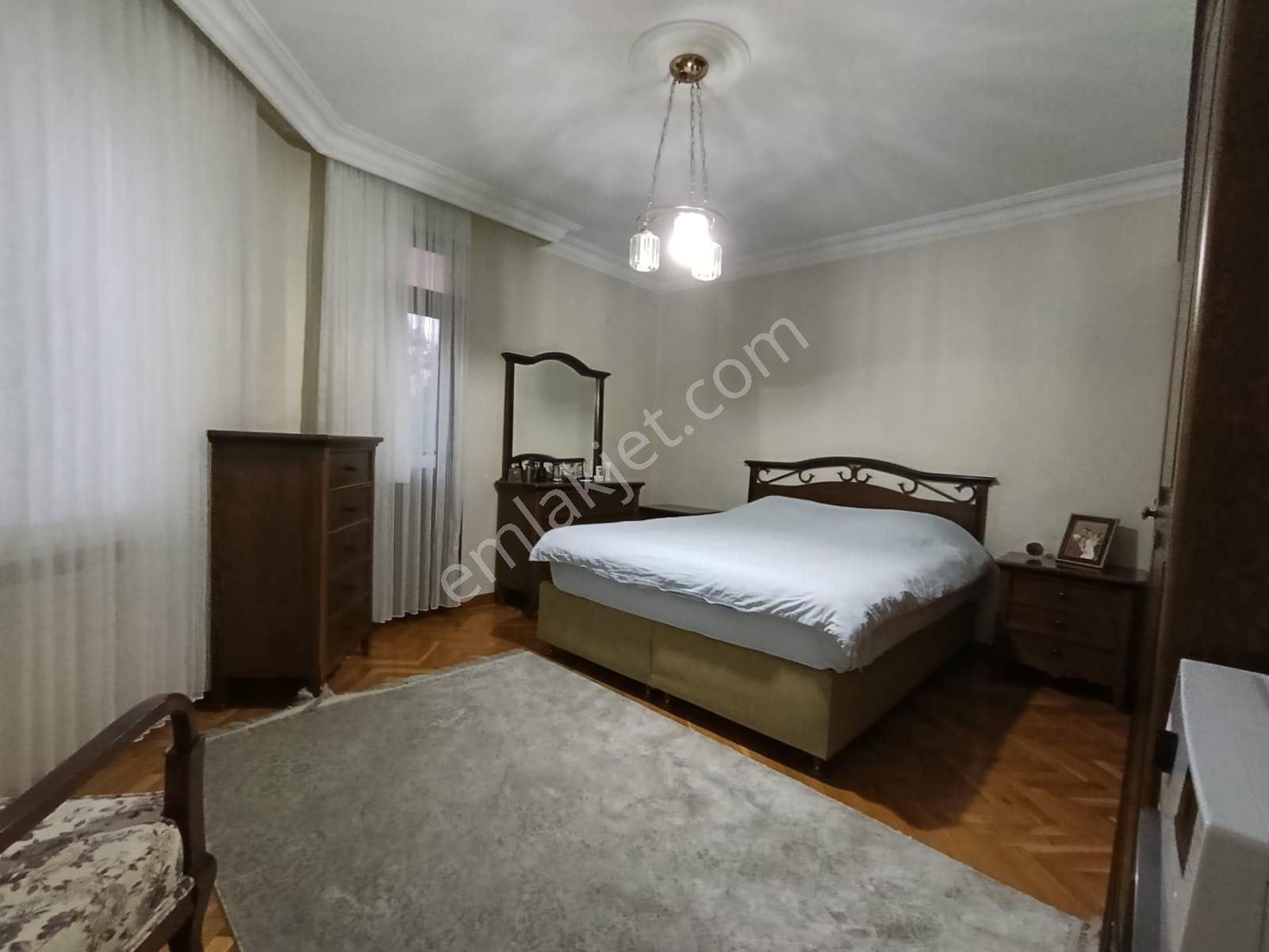 Bahçelievler Kıbrıs Parkı Yakınında Satılık 130 M² Ferah Daire - Görsel 11