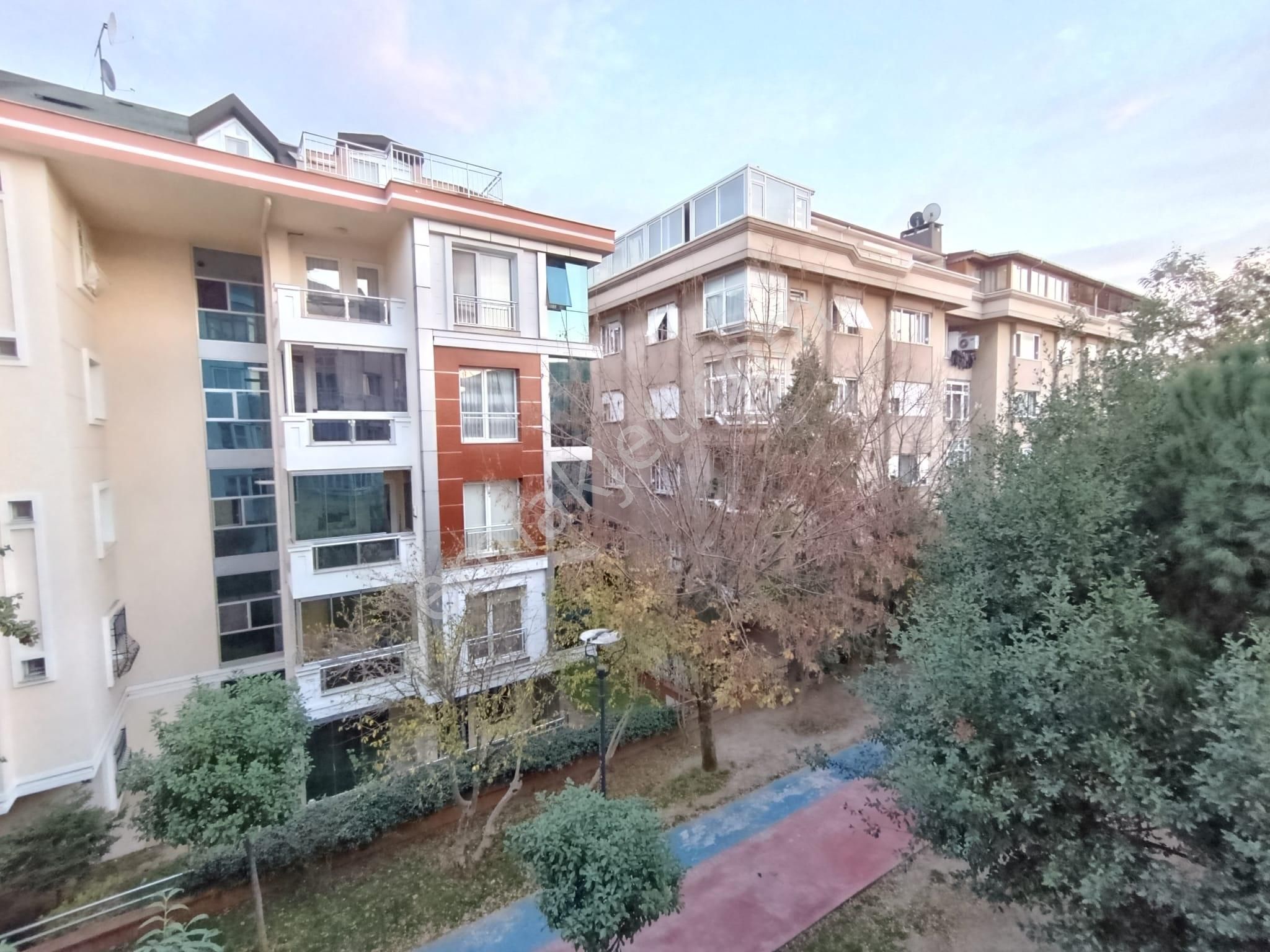 Bahçelievler Kıbrıs Parkı Yakınında Satılık 130 M² Ferah Daire - Görsel 28