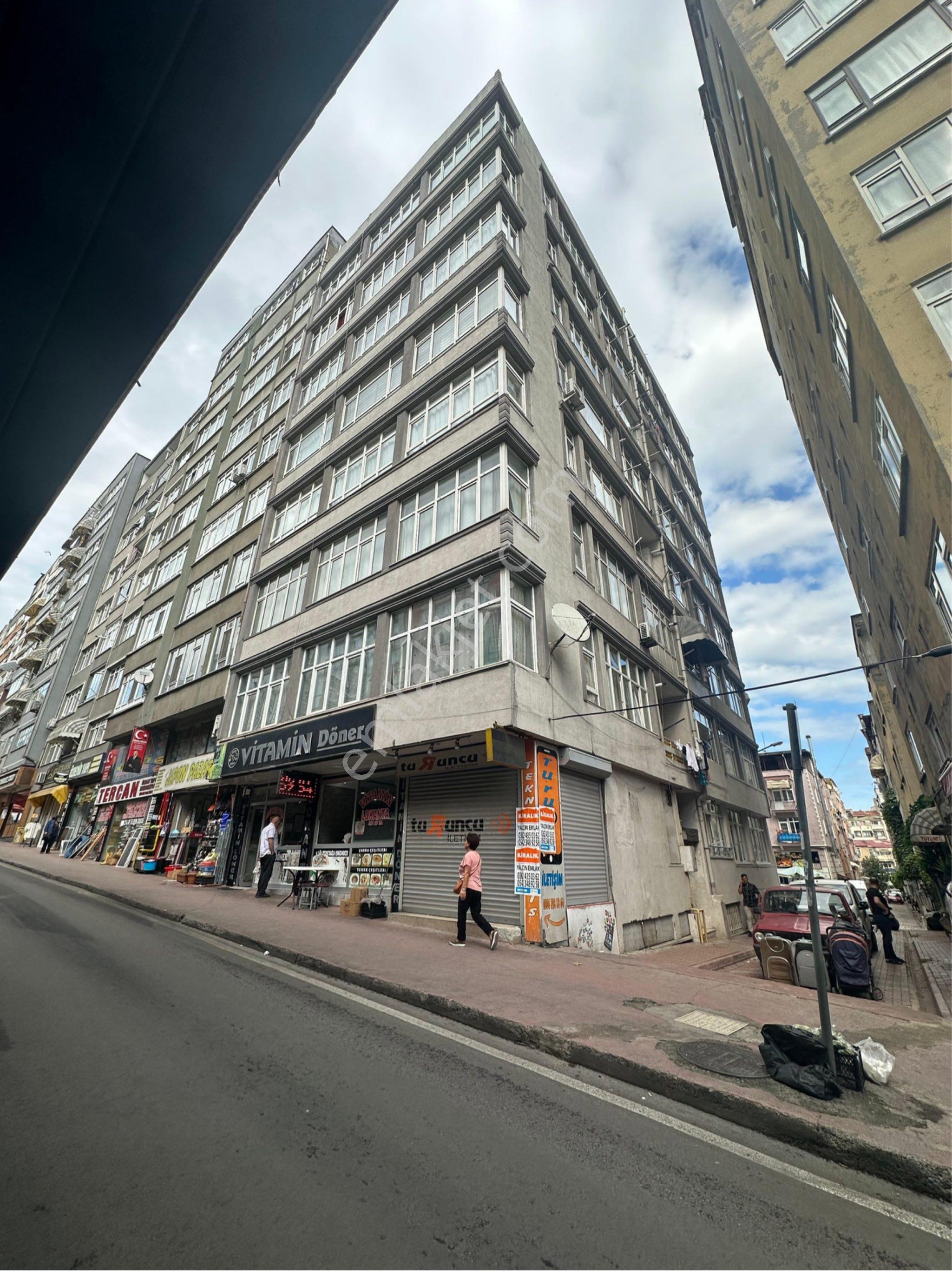 Hürriyet Mahallesinde İci Temiz Satılık Daire