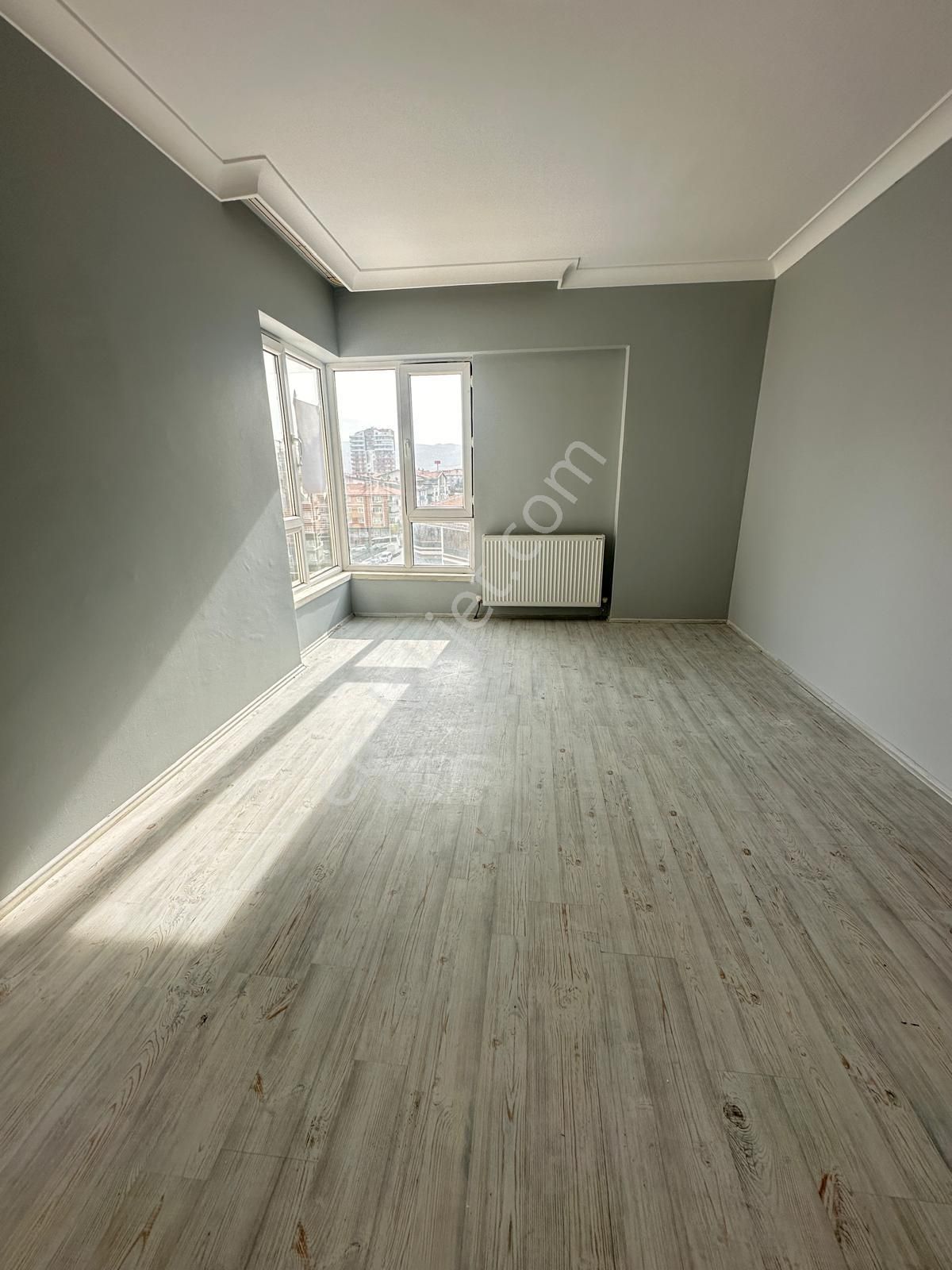 Akşemsettin'de Site İçerisinde Teras Balkonlu 3+1 Satılık Daire !!! - Görsel 8