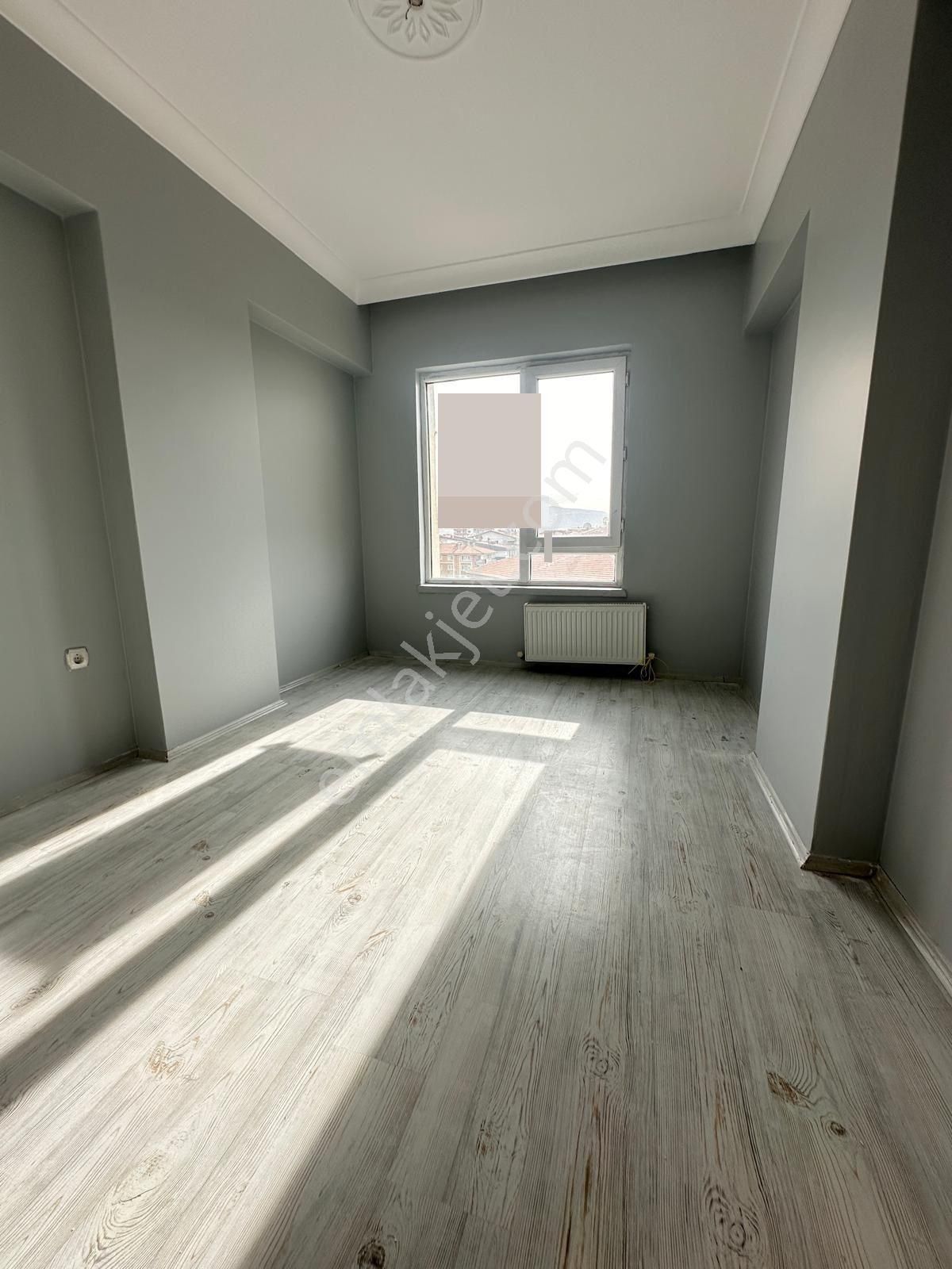 Akşemsettin'de Site İçerisinde Teras Balkonlu 3+1 Satılık Daire !!! - Görsel 6