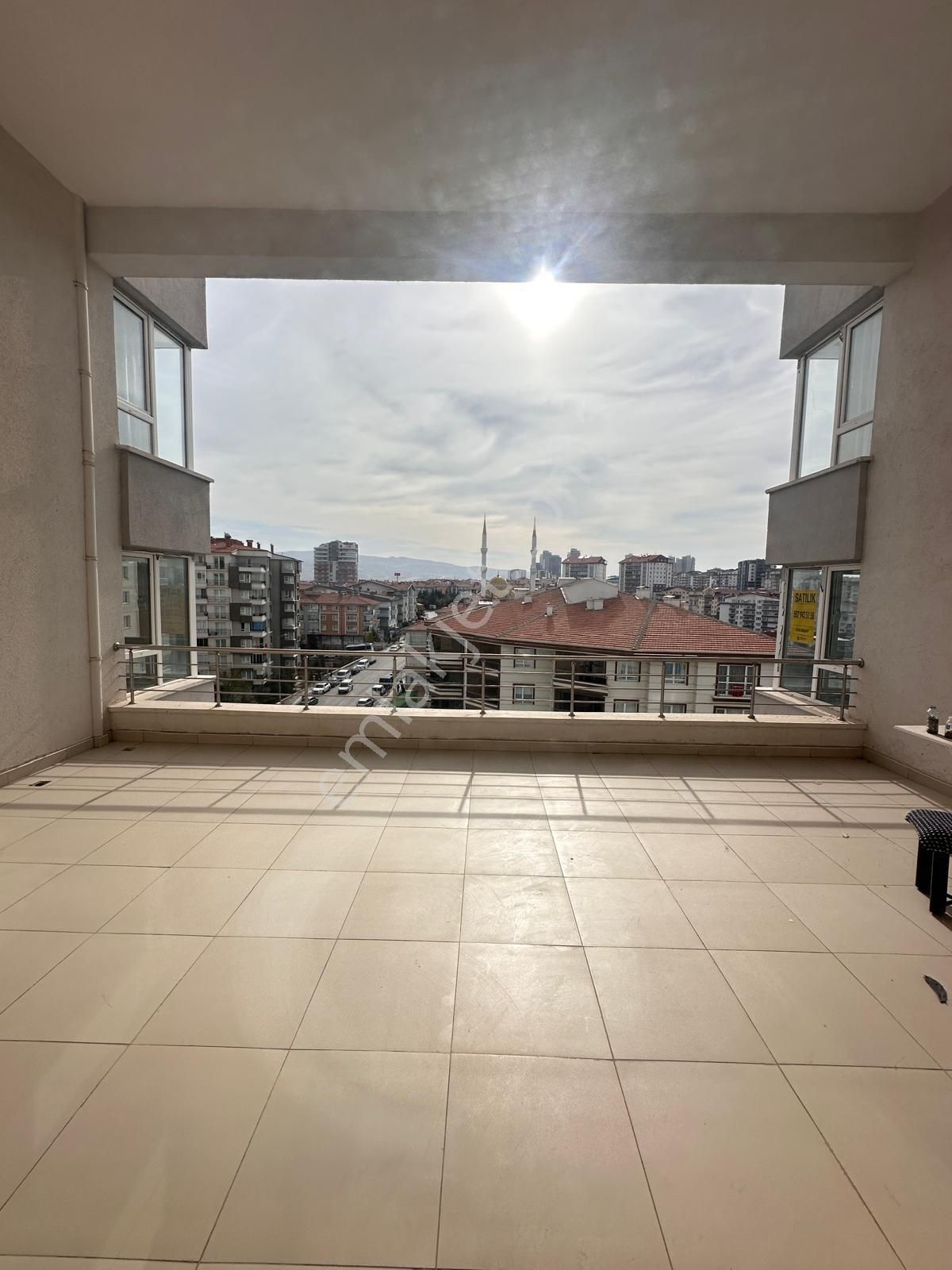 Akşemsettin'de Site İçerisinde Teras Balkonlu 3+1 Satılık Daire !!! - Görsel 24